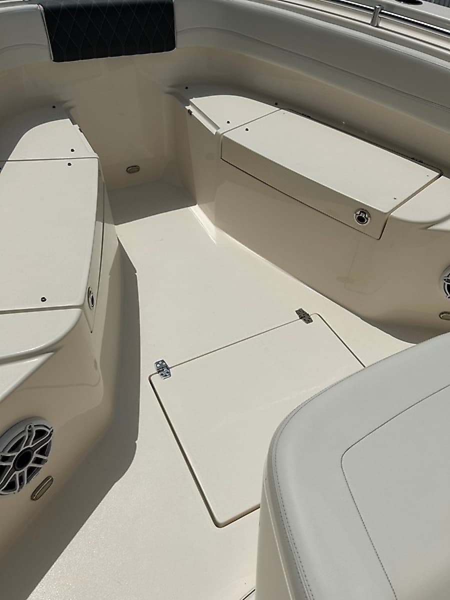 2022 Cobia 262 - Photo 35