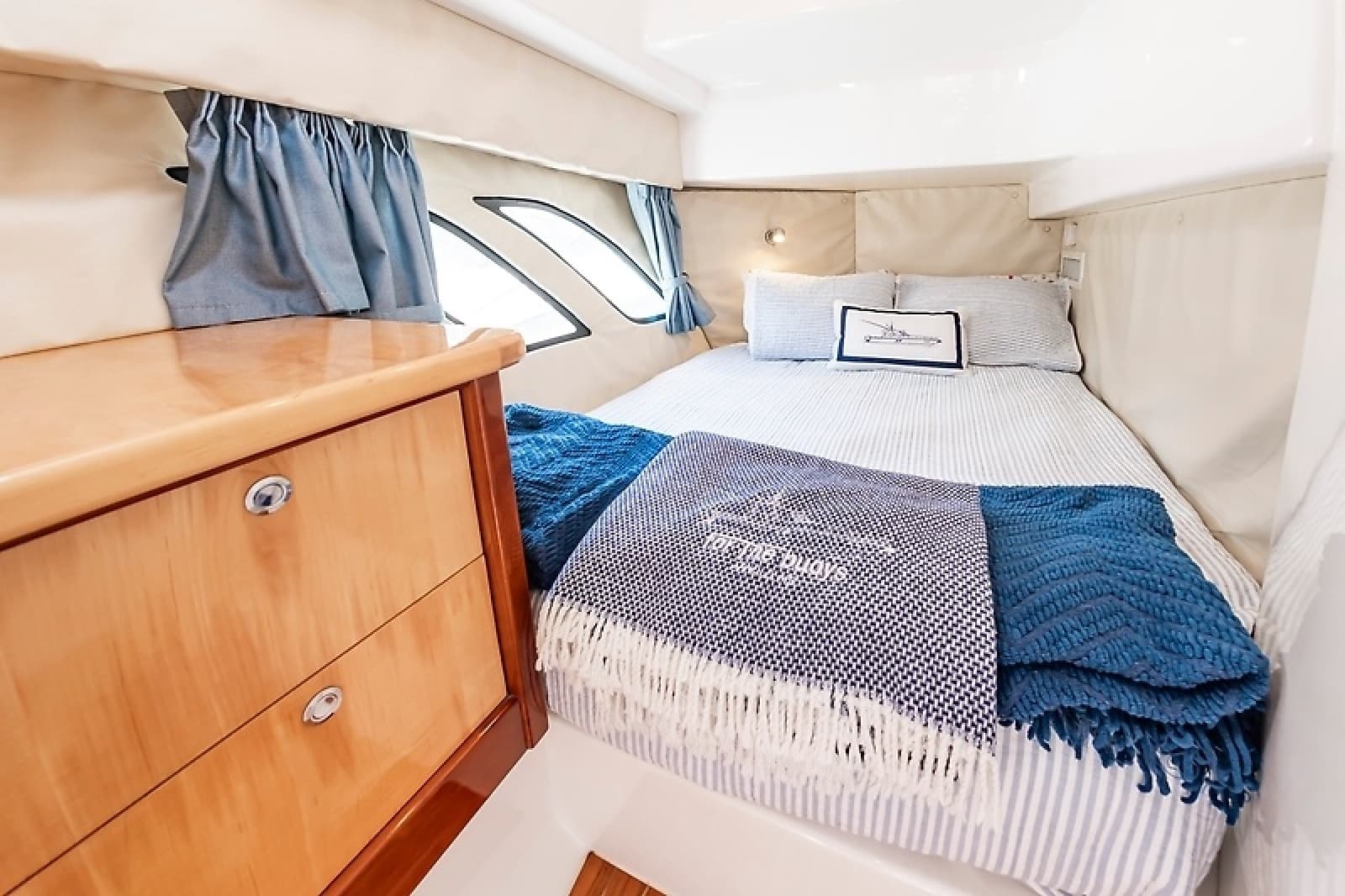2010 Intrepid 475 Sport Yacht - Photo 45