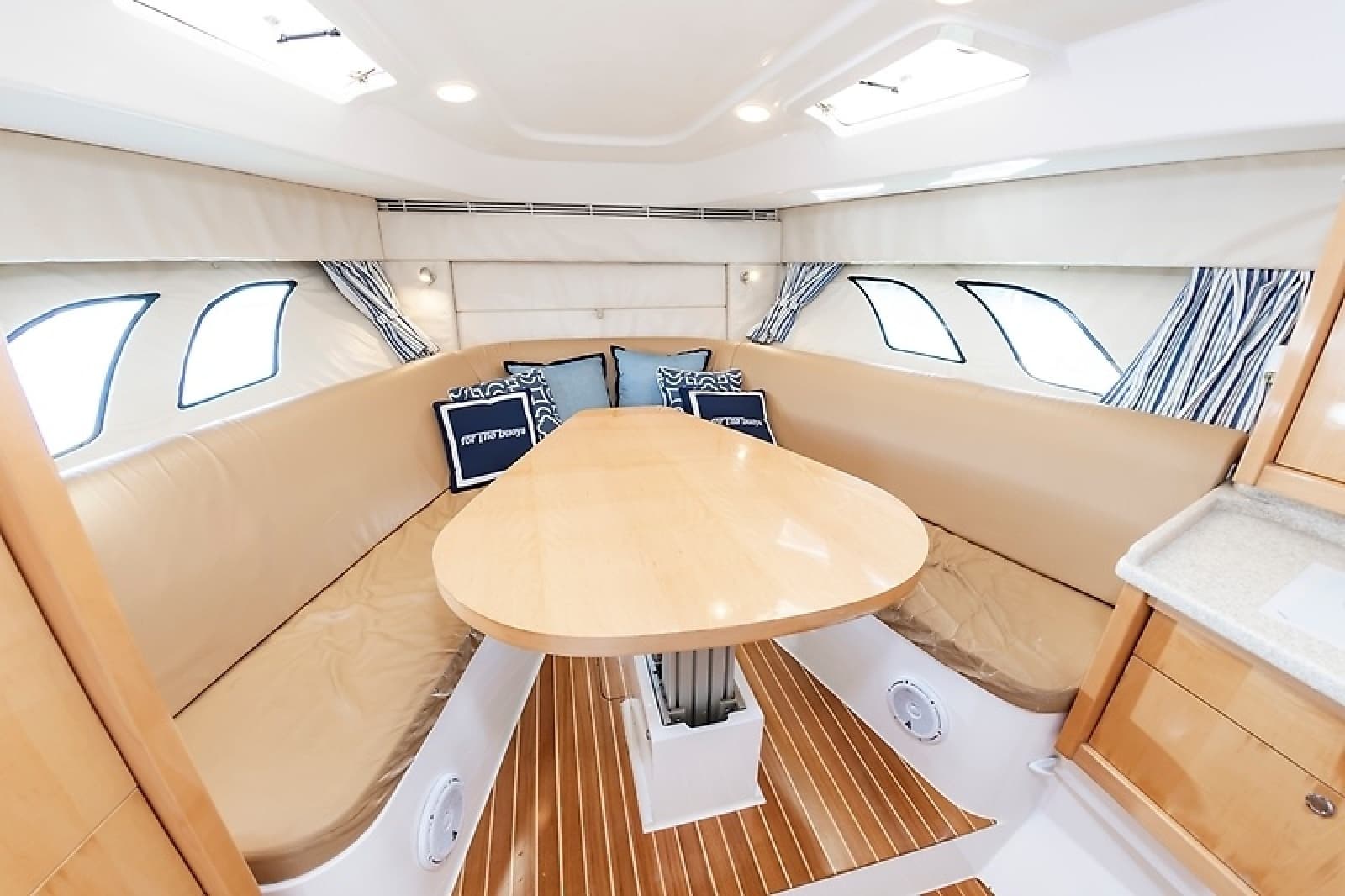 2010 Intrepid 475 Sport Yacht - Photo 29