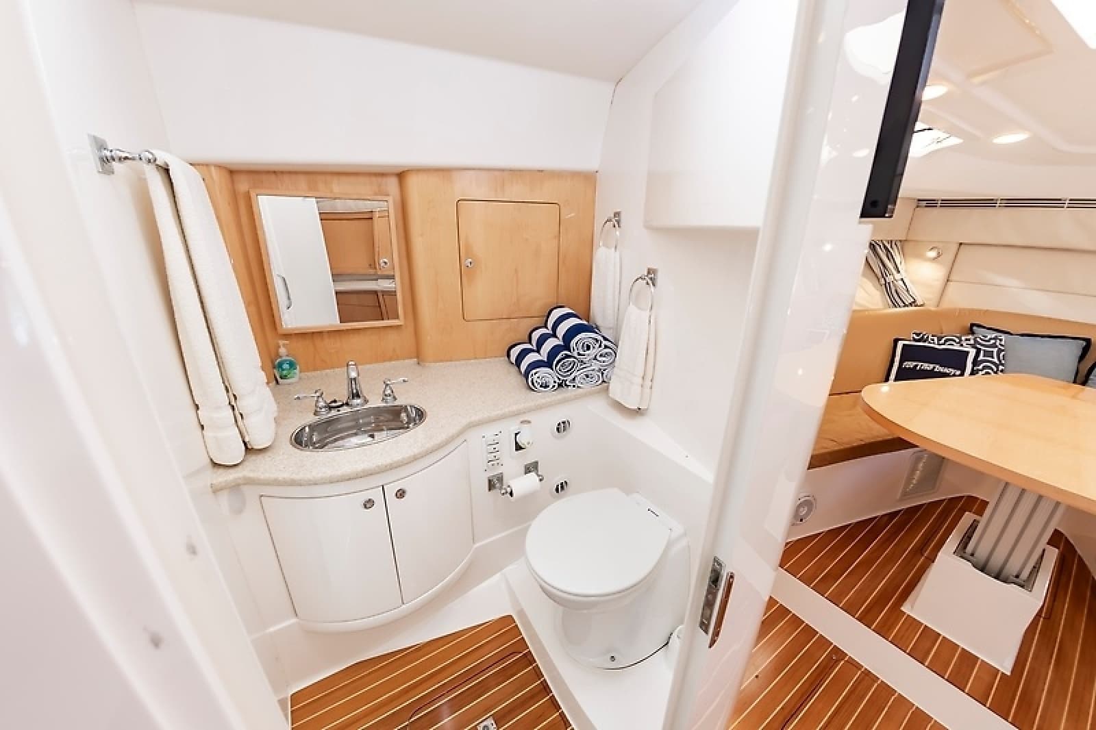 2010 Intrepid 475 Sport Yacht - Photo 33