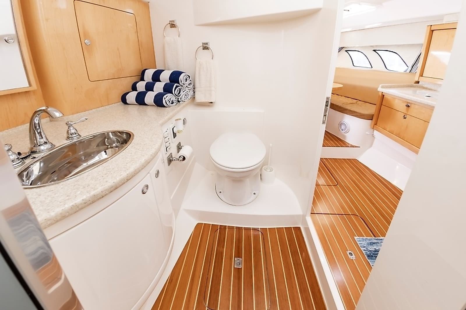 2010 Intrepid 475 Sport Yacht - Photo 36