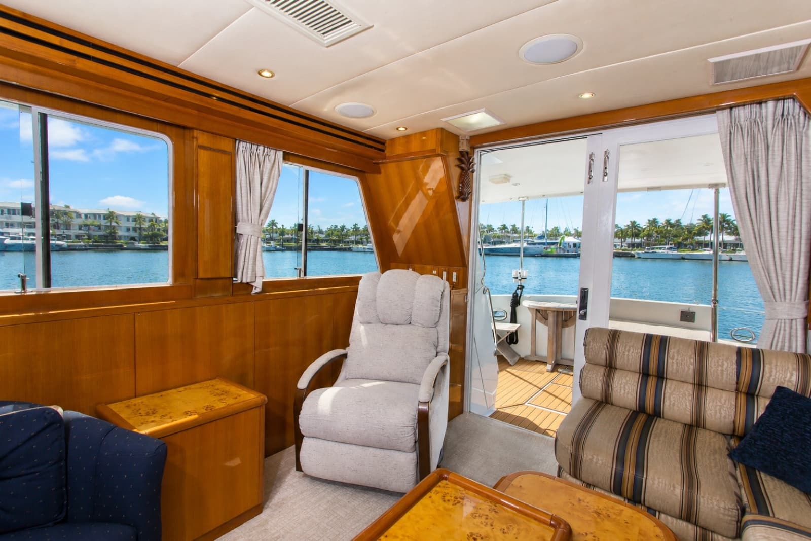 2003 Jefferson 57 Pilothouse - Photo 43