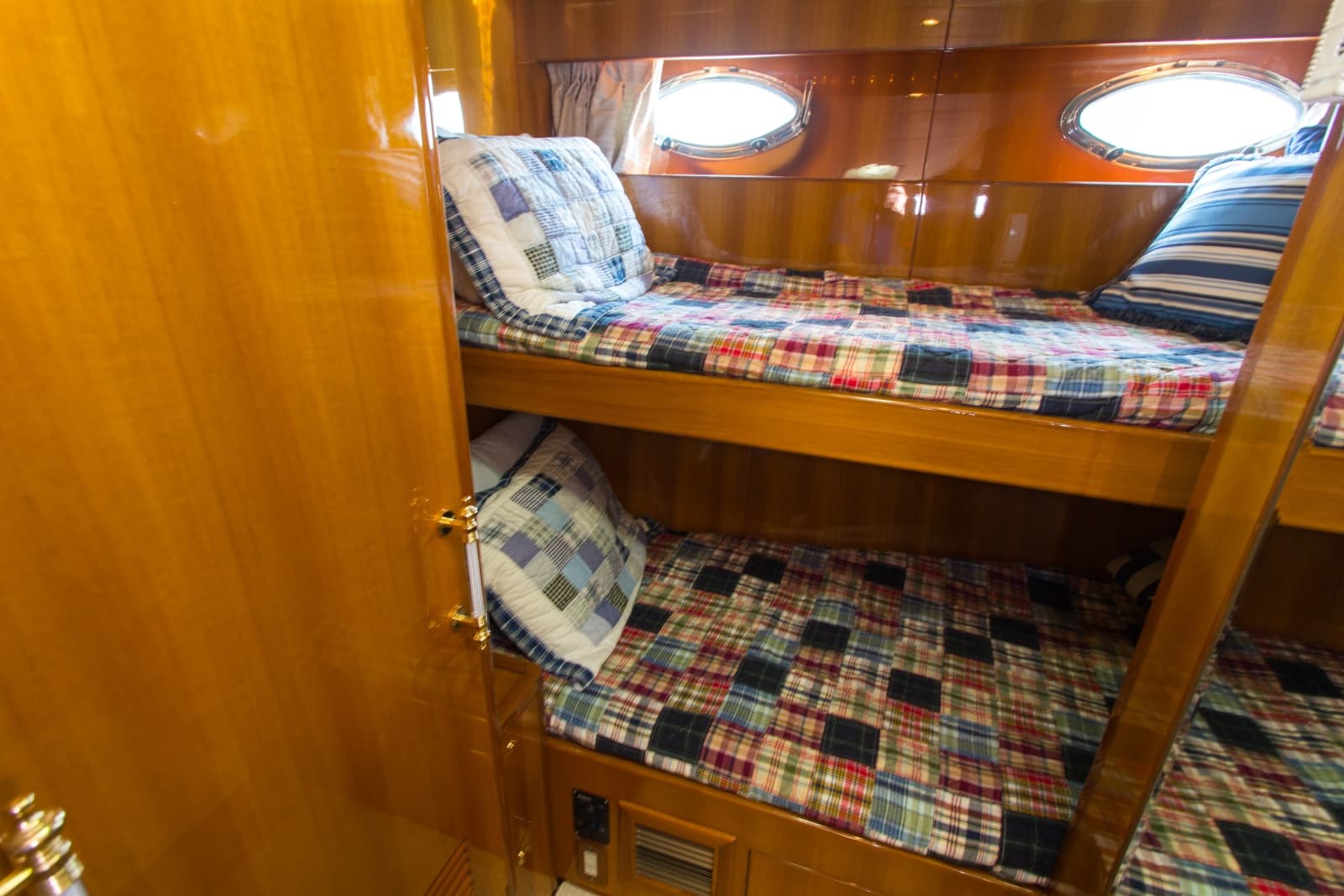 2003 Jefferson 57 Pilothouse - Photo 70