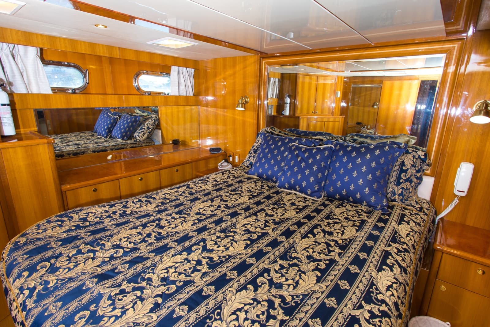 2003 Jefferson 57 Pilothouse - Photo 64