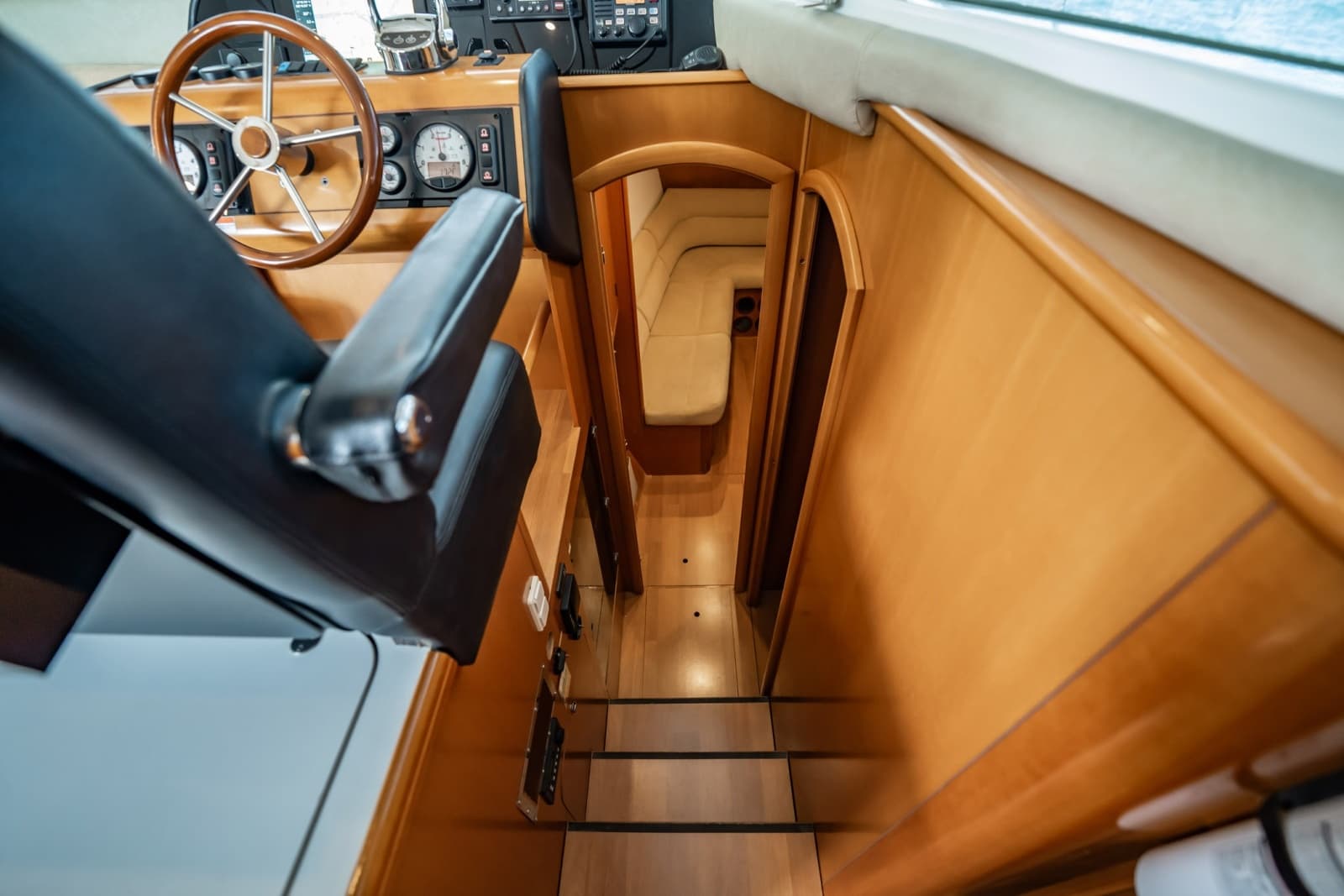 2005 Lagoon Power 43 - Photo 39