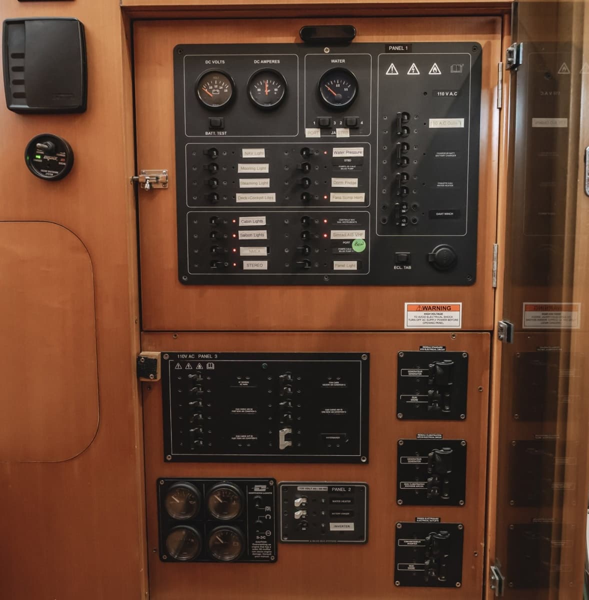 2005 Lagoon Power 43 - Photo 50