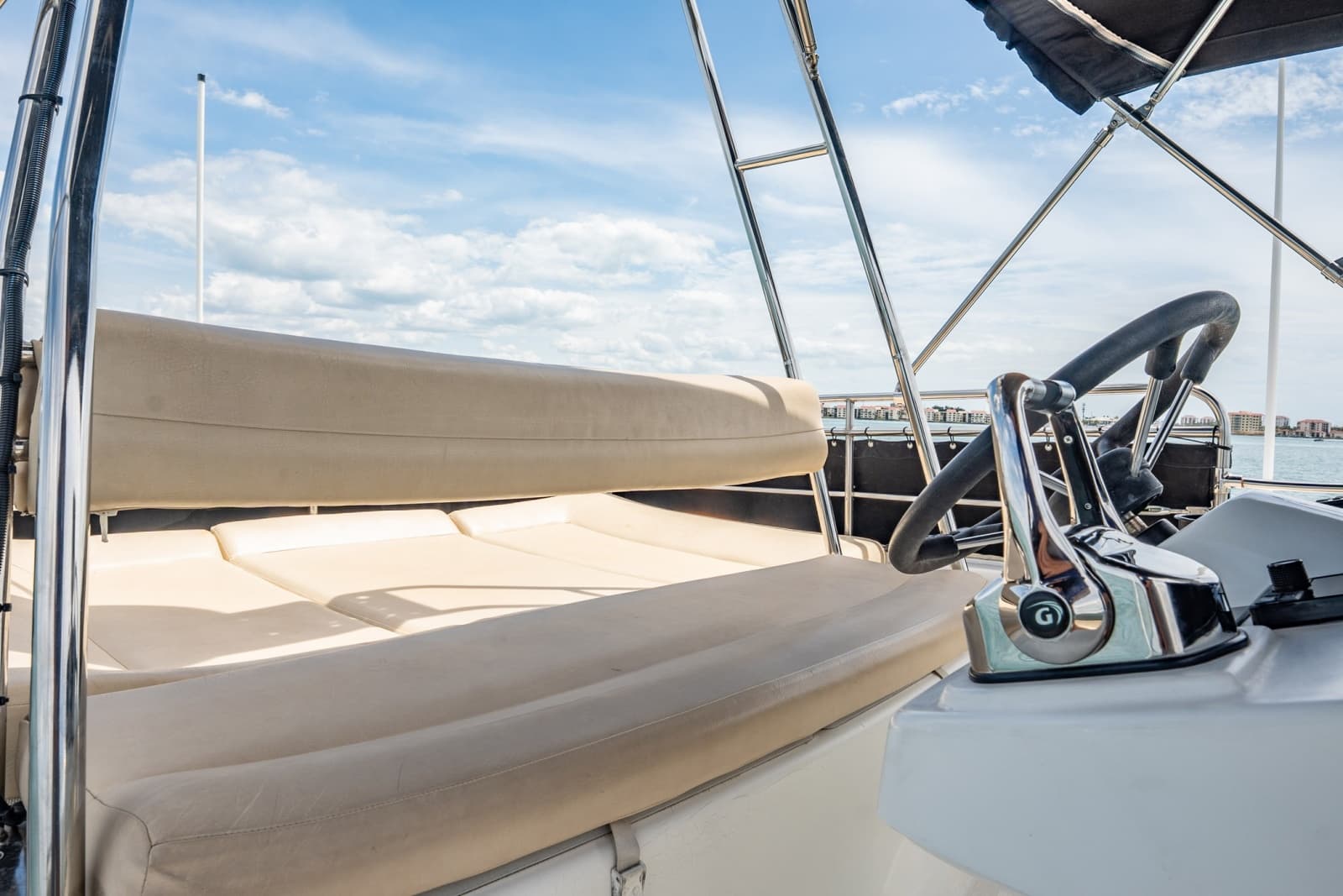 2005 Lagoon Power 43 - Photo 16