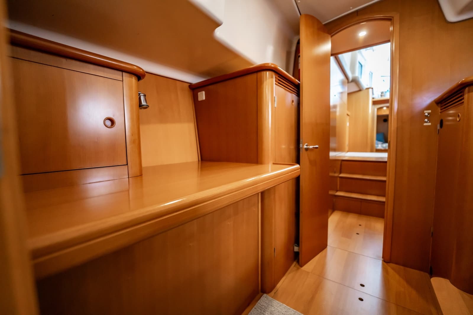 2005 Lagoon Power 43 - Photo 47