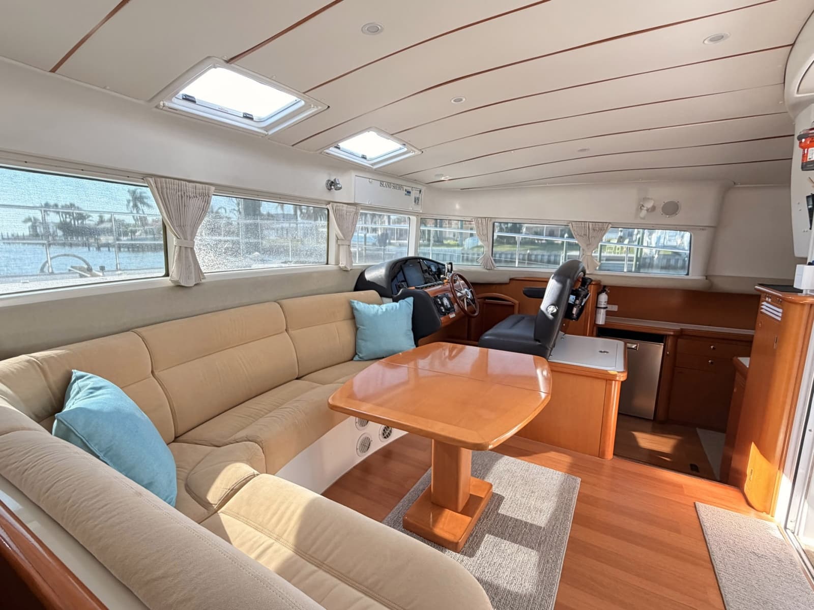 2005 Lagoon Power 43 - Photo 24