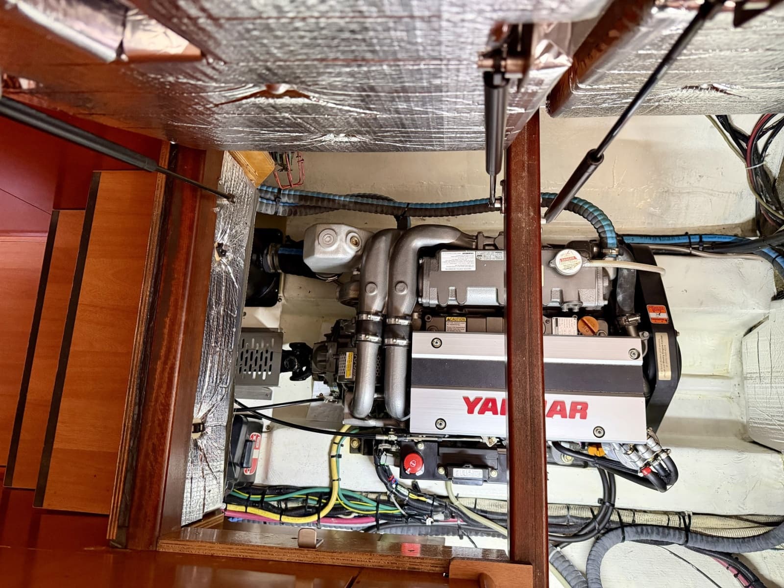 2005 Lagoon Power 43 - Photo 51