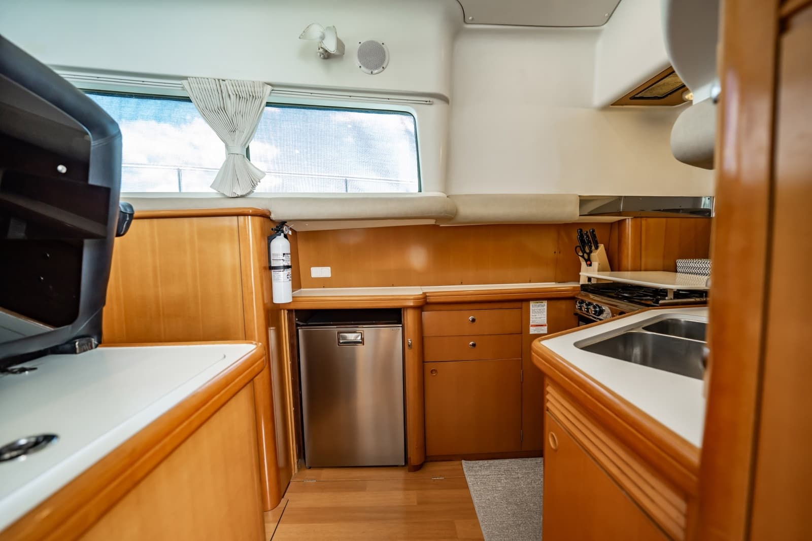 2005 Lagoon Power 43 - Photo 32