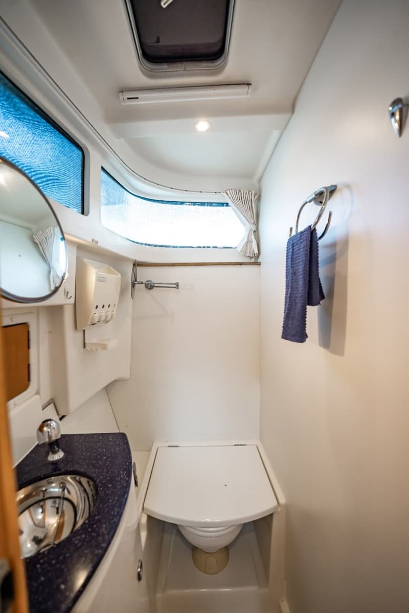 2005 Lagoon Power 43 - Photo 46