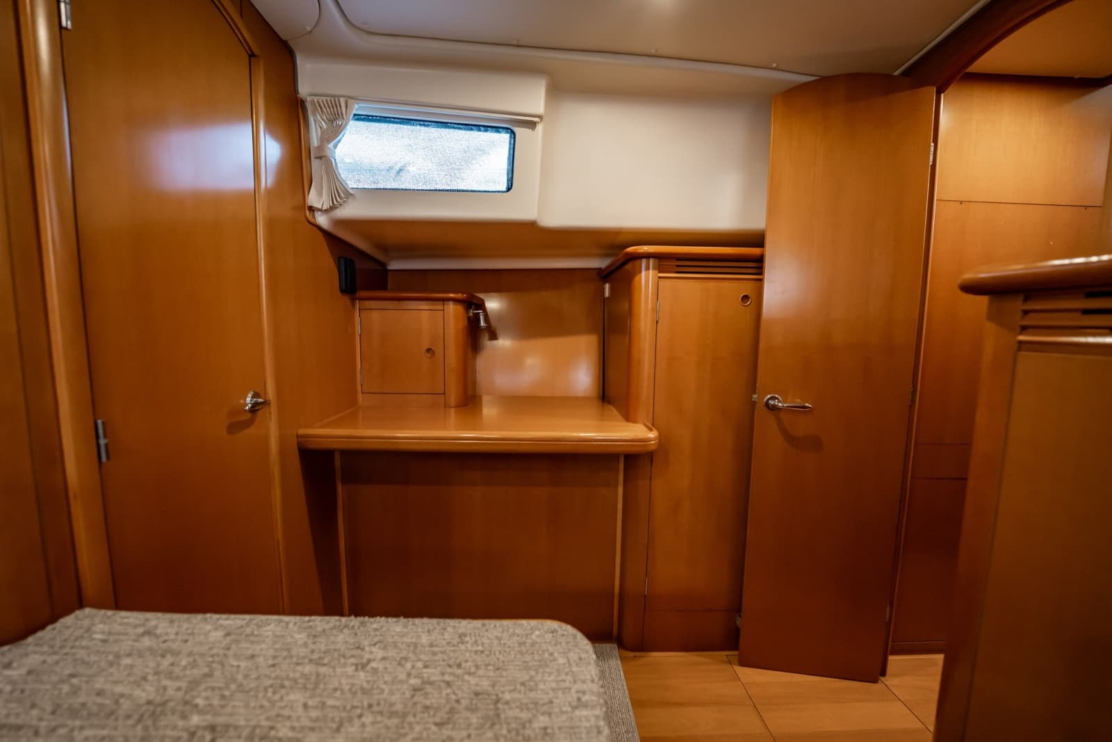 2005 Lagoon Power 43 - Photo 49
