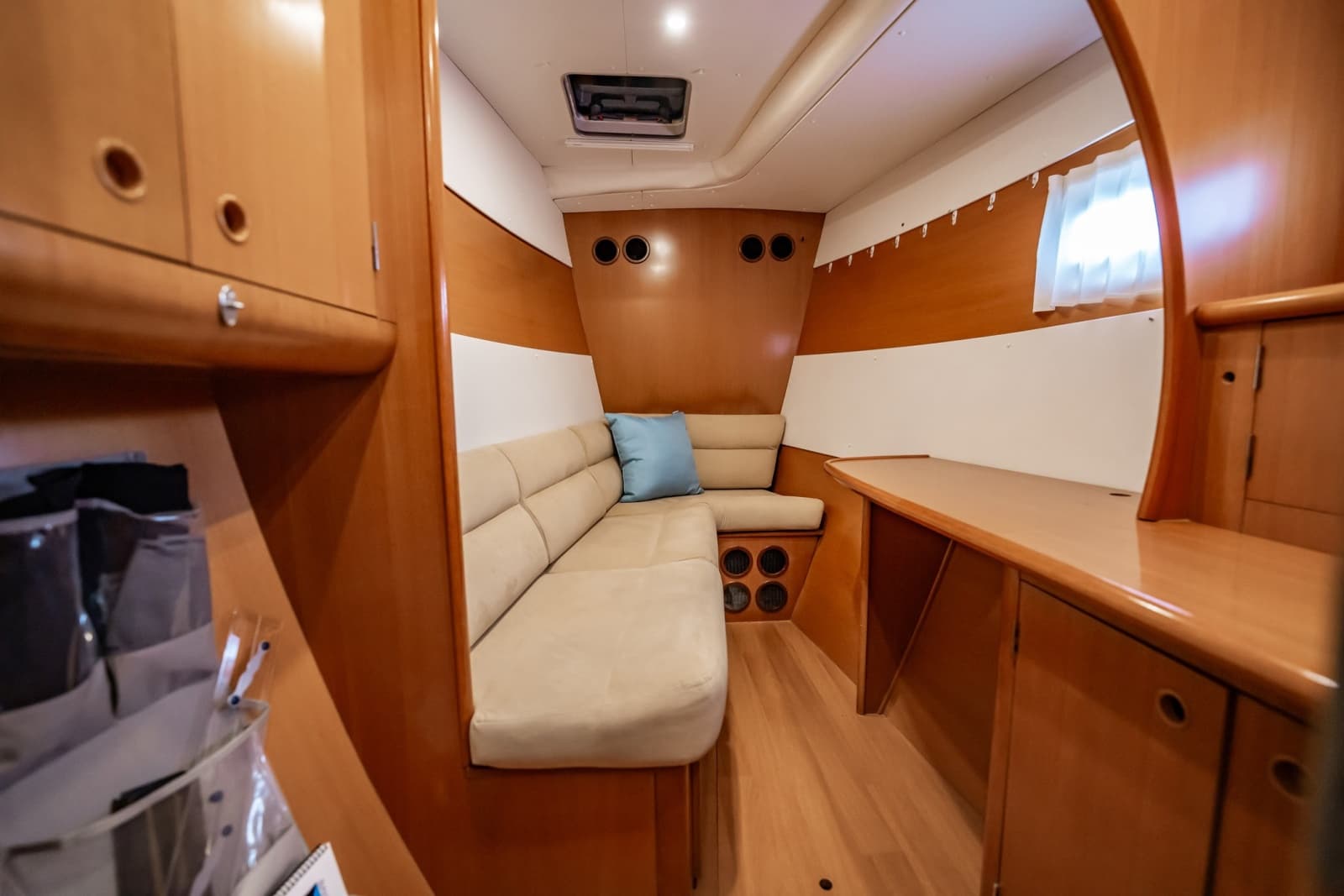 2005 Lagoon Power 43 - Photo 40
