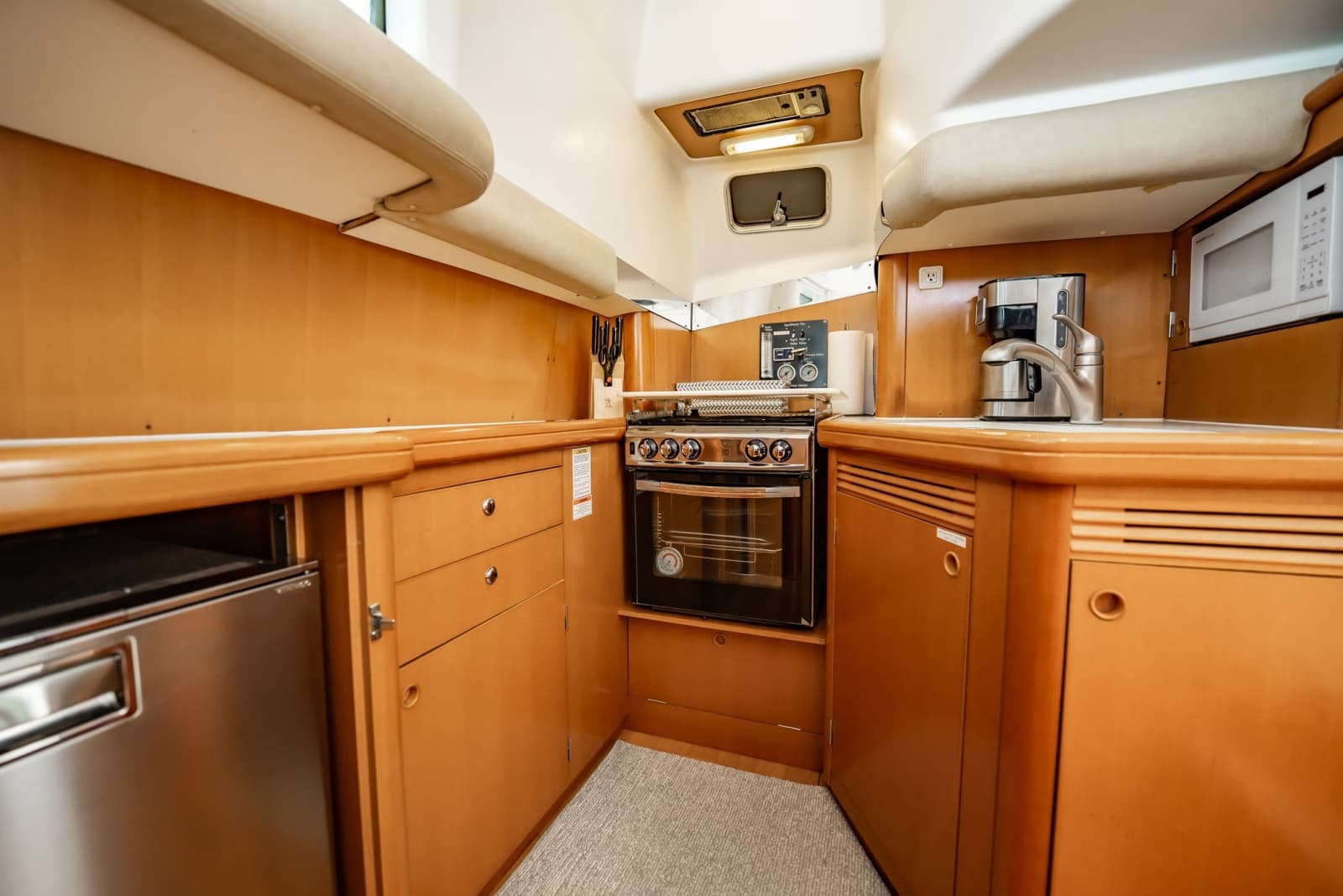 2005 Lagoon Power 43 - Photo 31