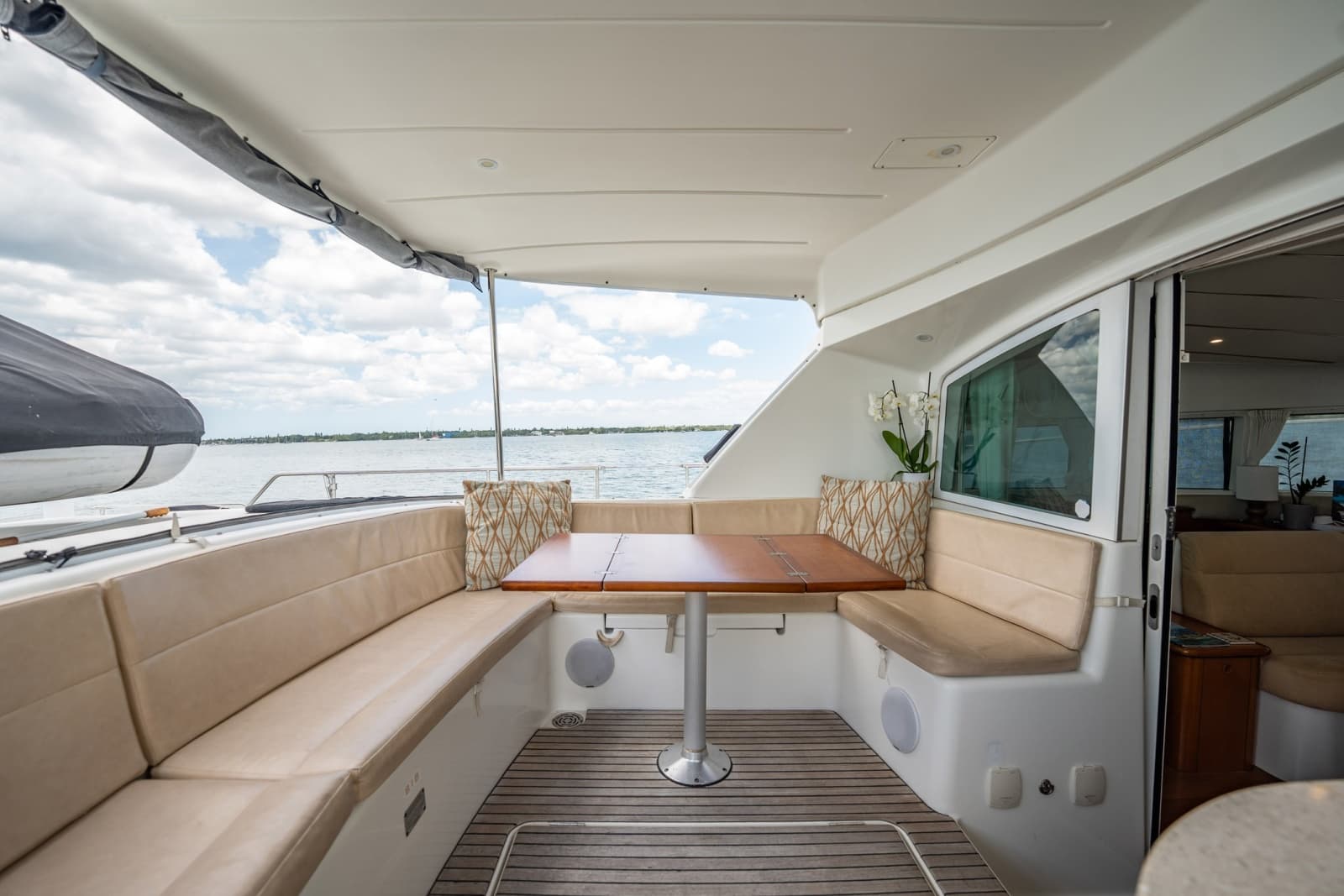 2005 Lagoon Power 43 - Photo 19