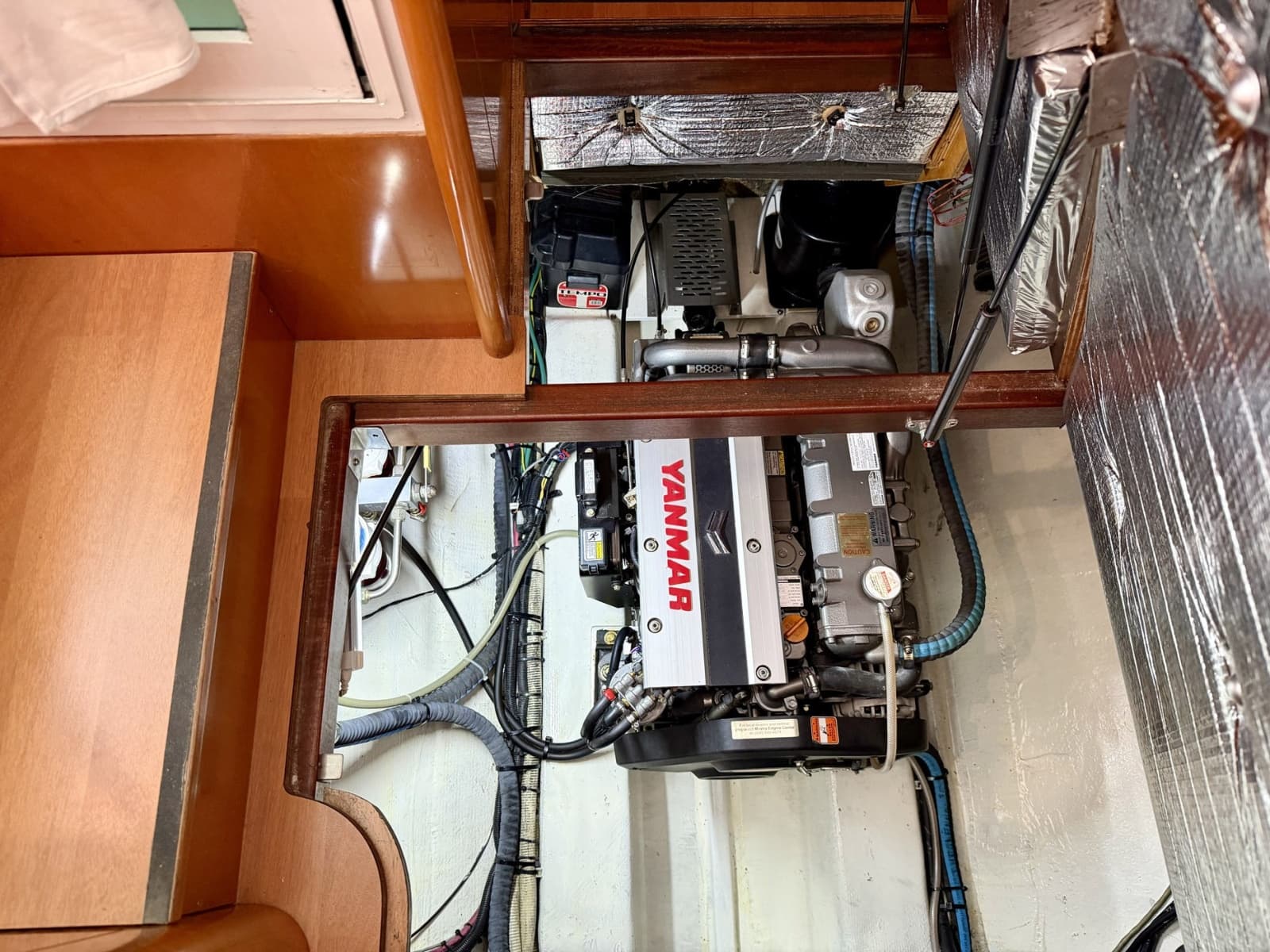 2005 Lagoon Power 43 - Photo 54