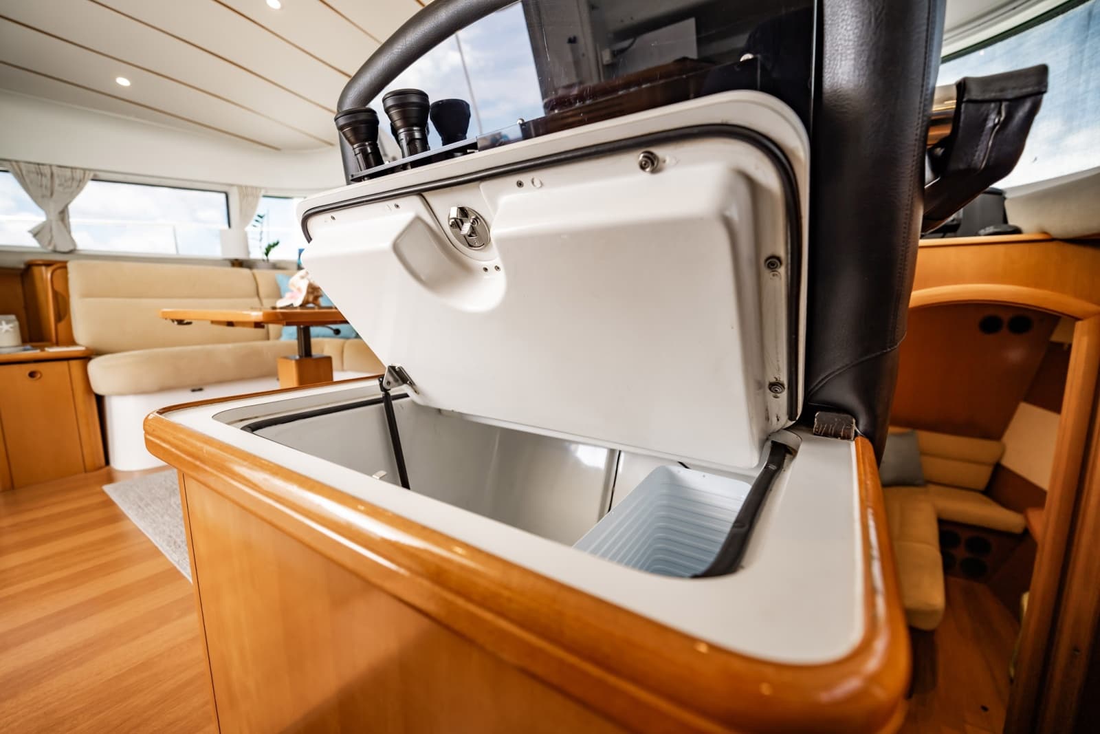 2005 Lagoon Power 43 - Photo 29