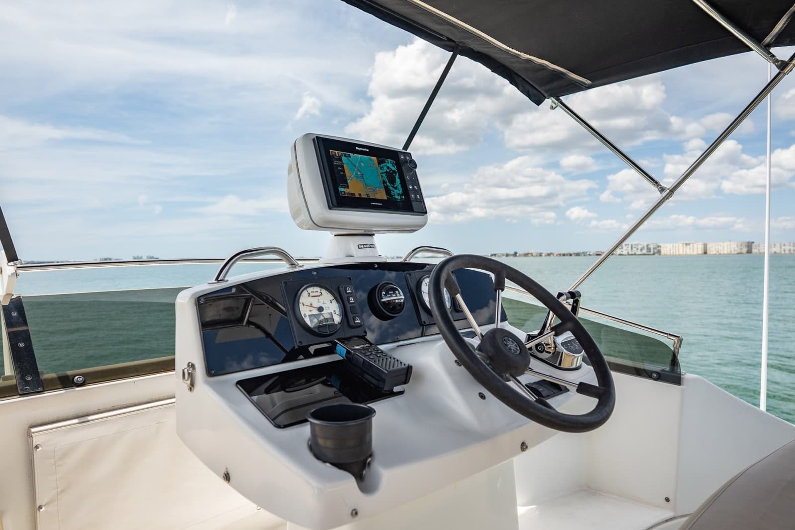 2005 Lagoon Power 43 - Photo 13