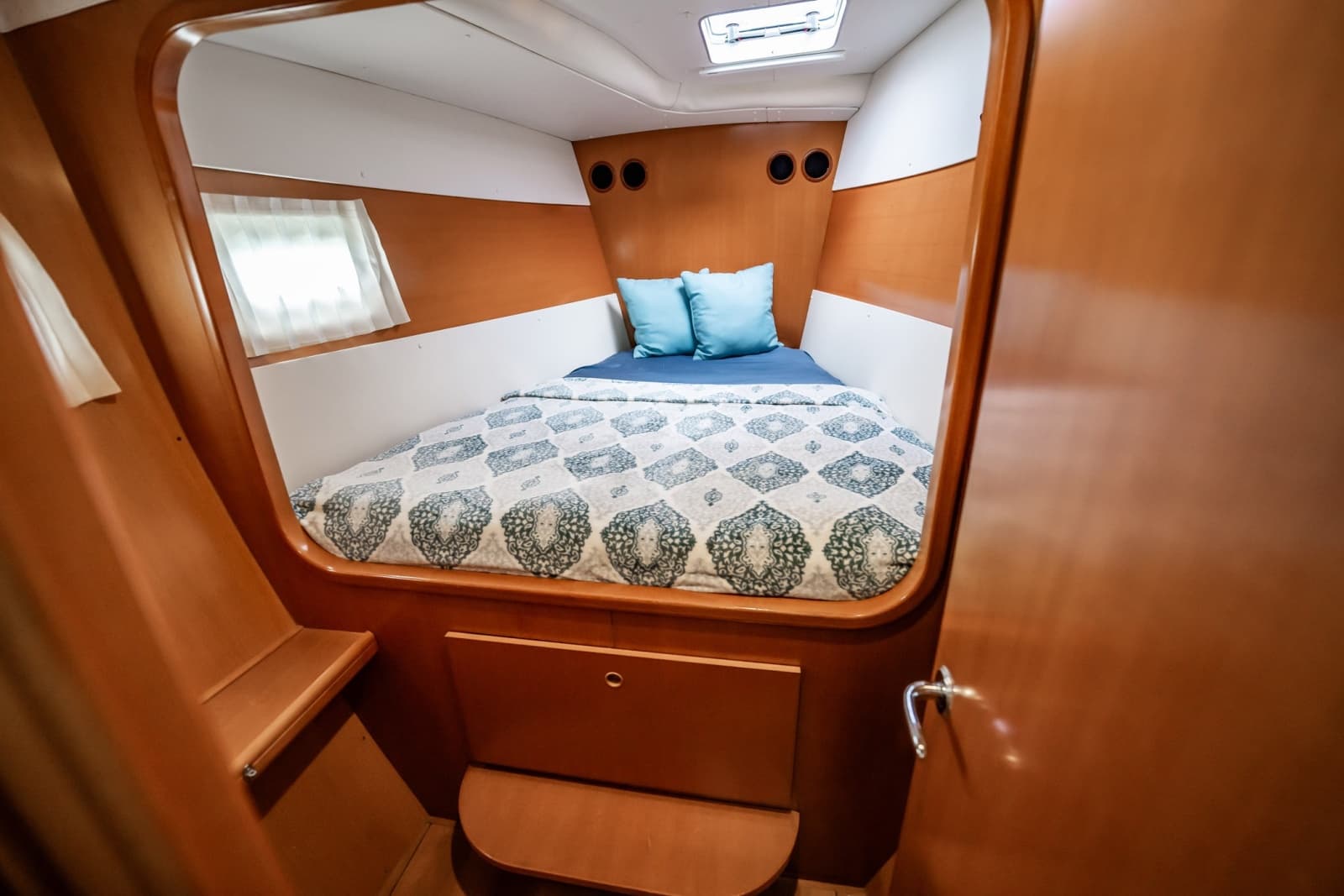 2005 Lagoon Power 43 - Photo 37