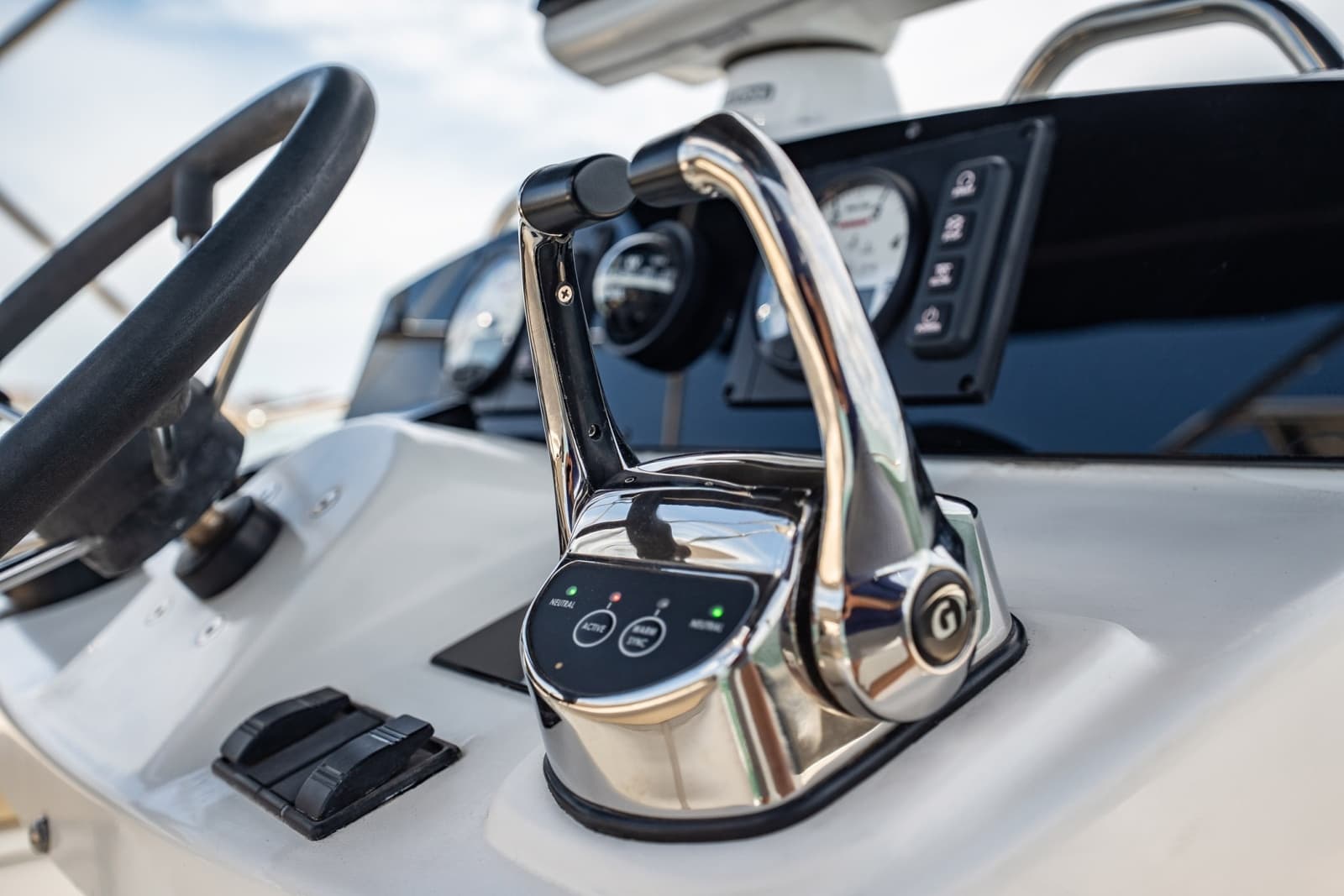 2005 Lagoon Power 43 - Photo 15