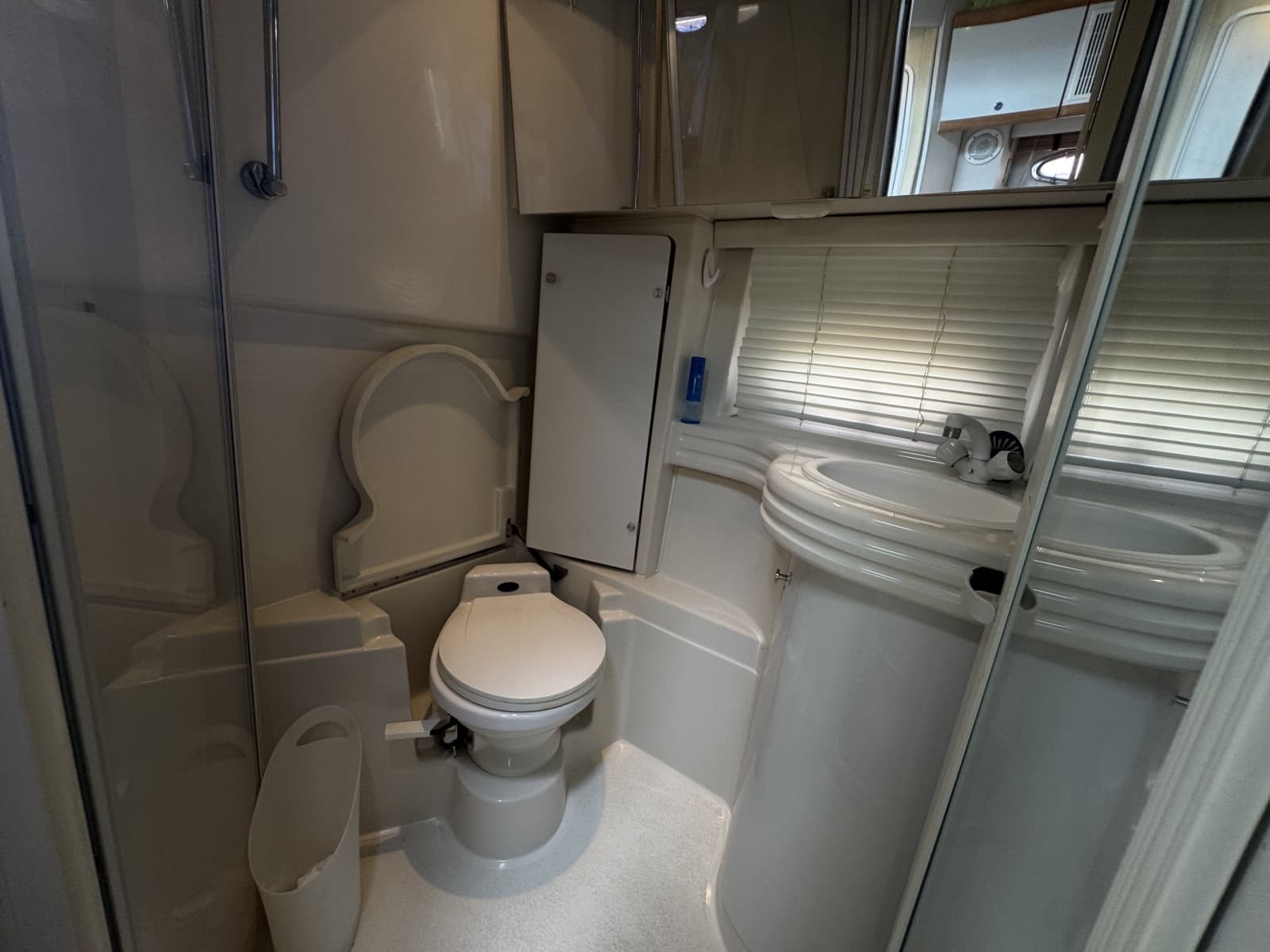 1995 Trojan 350 Express - Photo 26