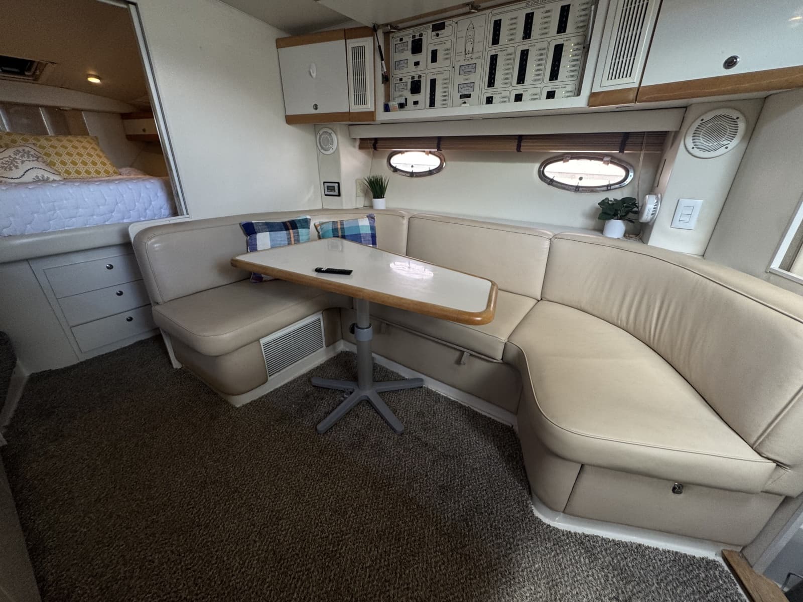 1995 Trojan 350 Express - Photo 19