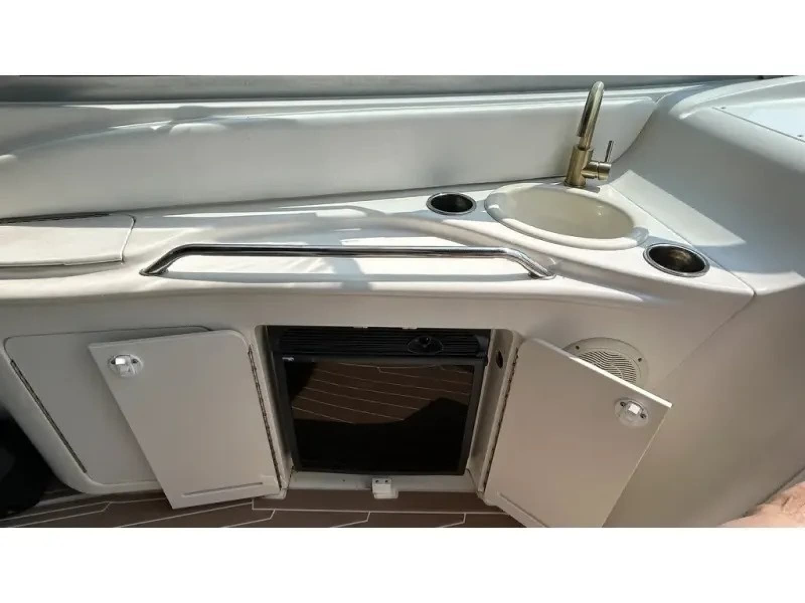 1999 Sea Ray Sundancer 340 - Photo 9