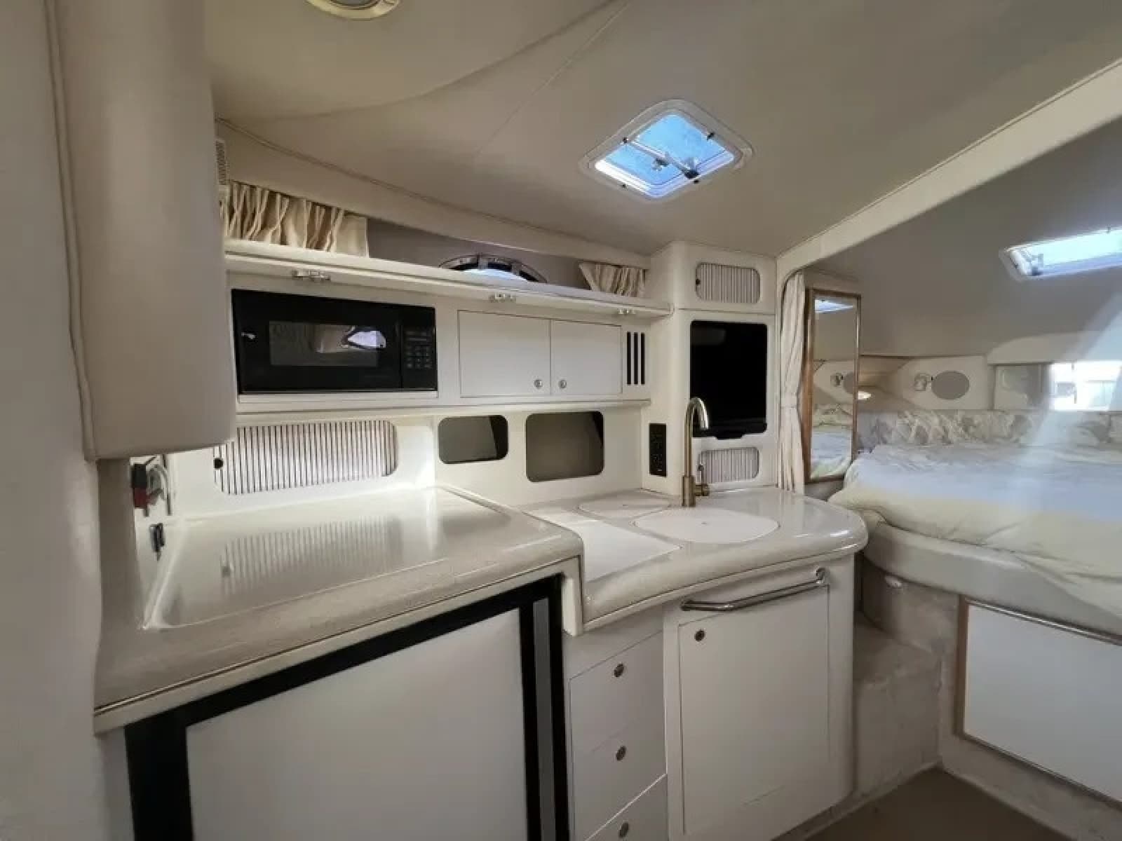 1999 Sea Ray Sundancer 340 - Photo 14