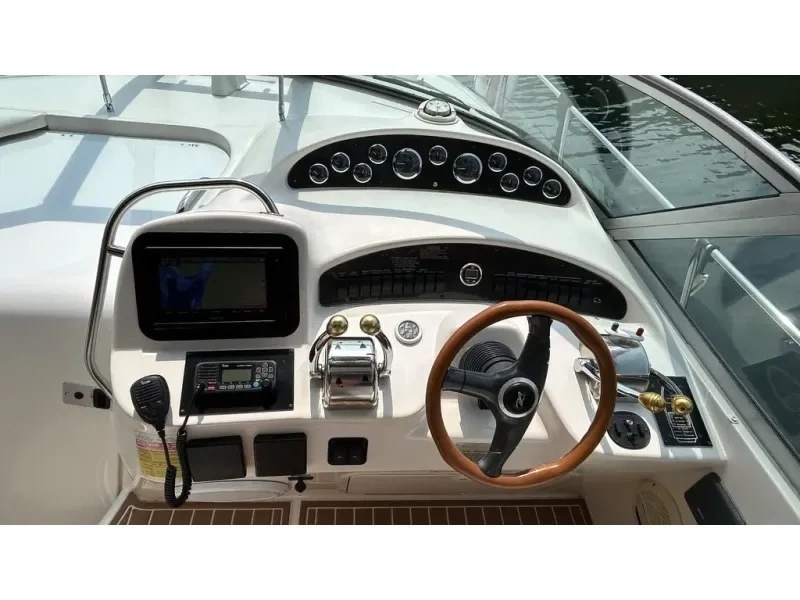 1999 Sea Ray Sundancer 340 - Photo 7