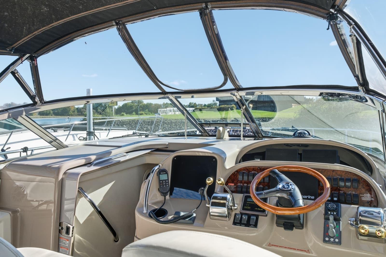 2004 Sea Ray 360 SUNDANCER - Photo 9