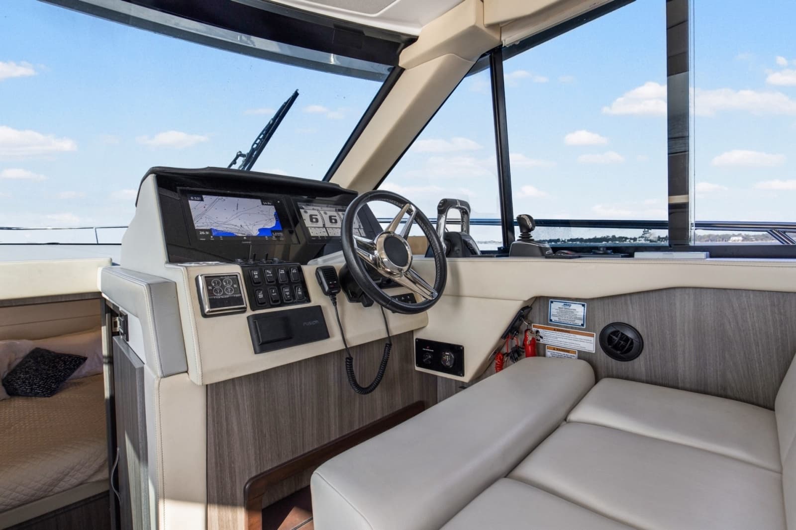2020 Regal 38 XO - Photo 12
