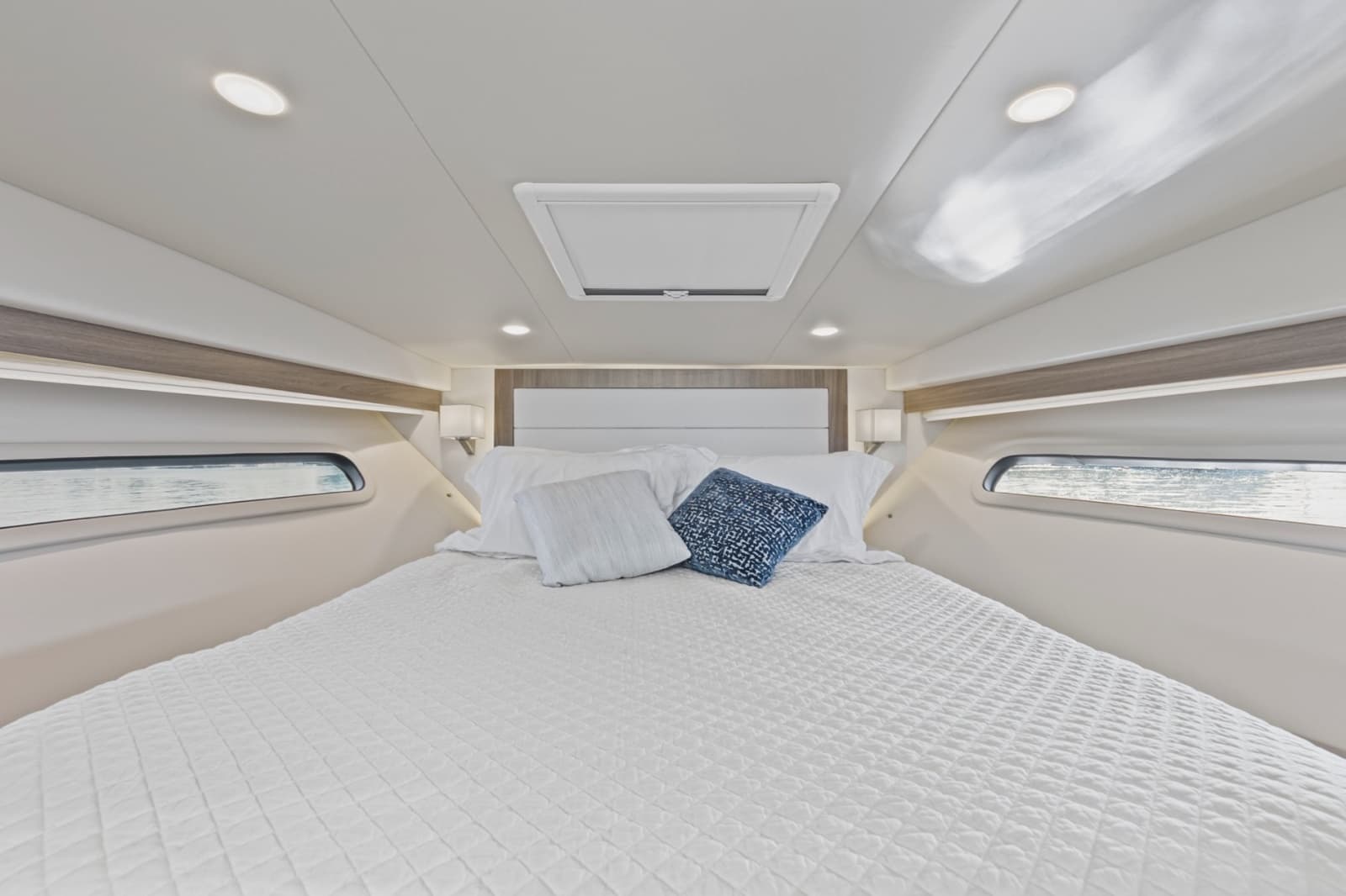 2020 Regal 38 XO - Photo 34