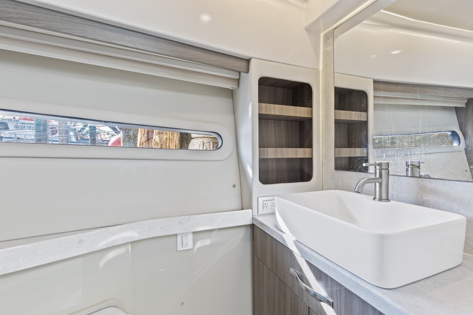 2020 Regal 38 XO - Photo 30