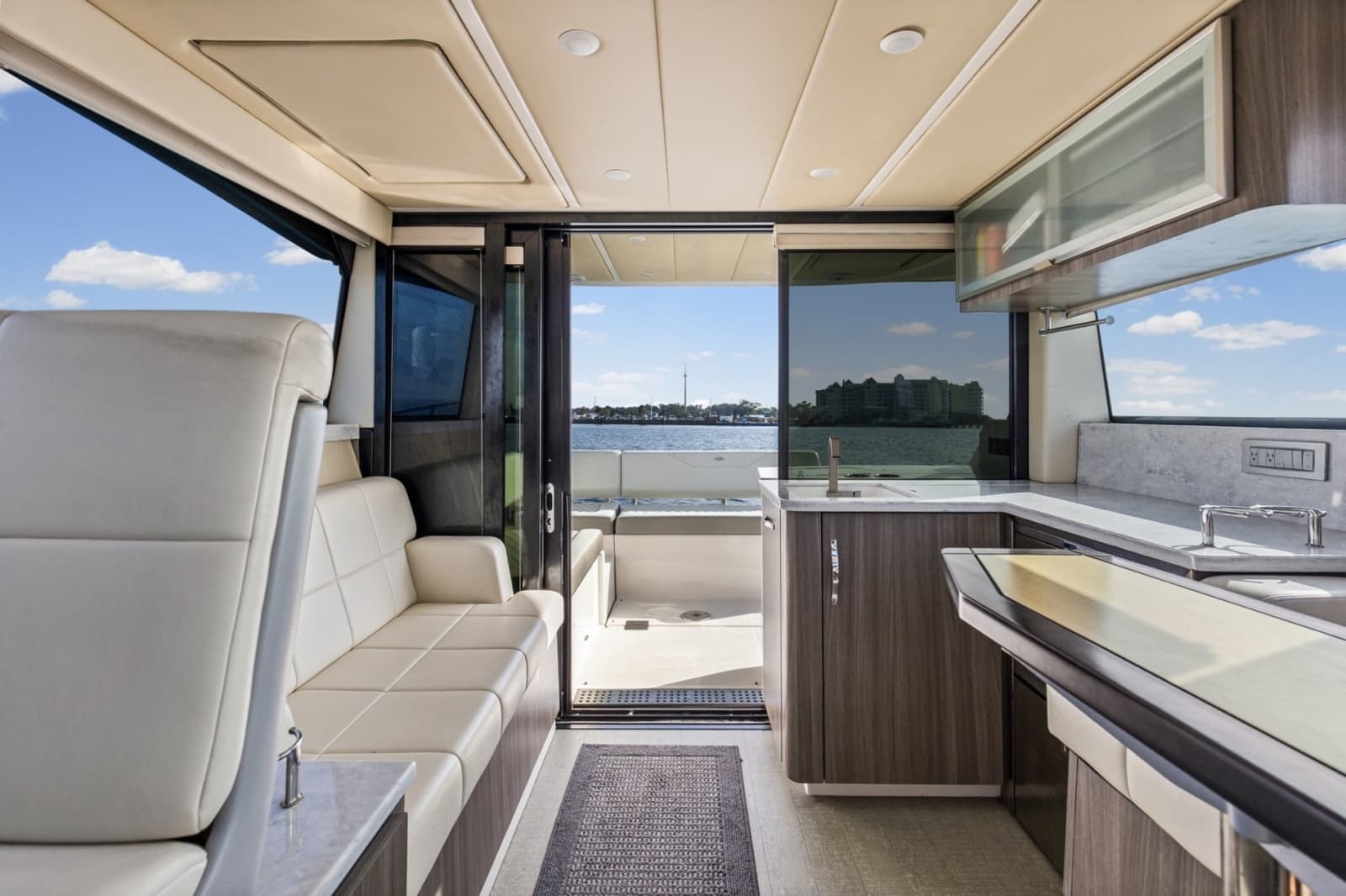 2020 Regal 38 XO - Photo 8