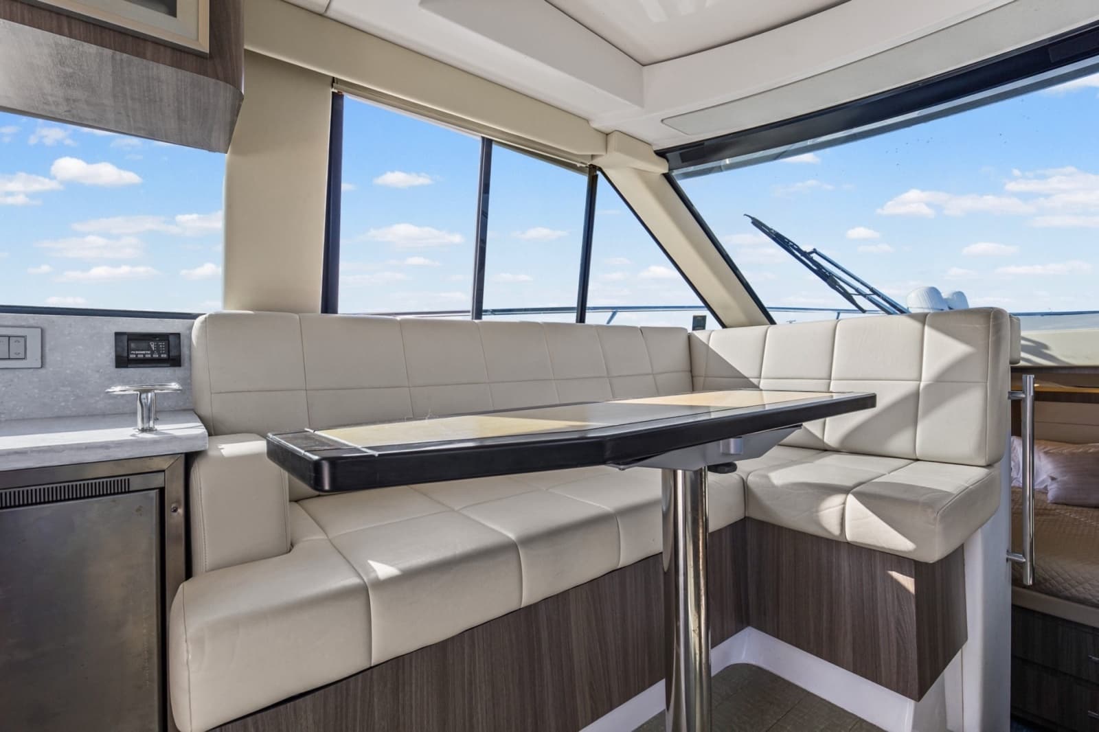 2020 Regal 38 XO - Photo 11