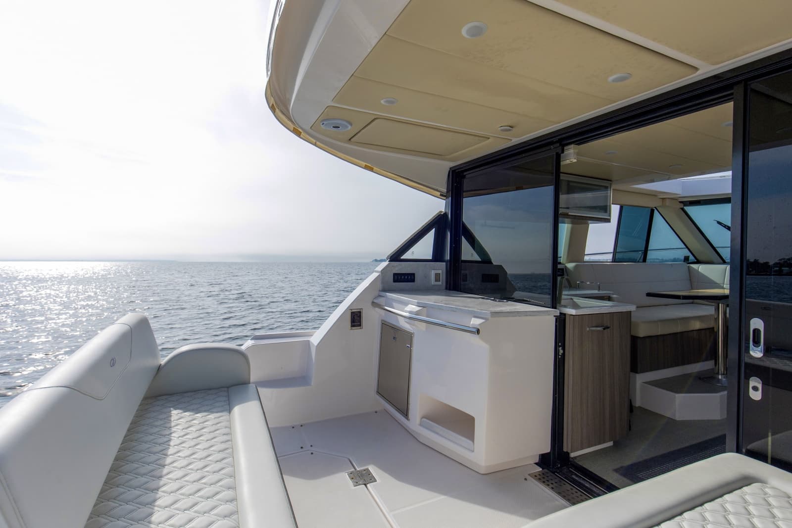 2020 Regal 38 XO - Photo 16