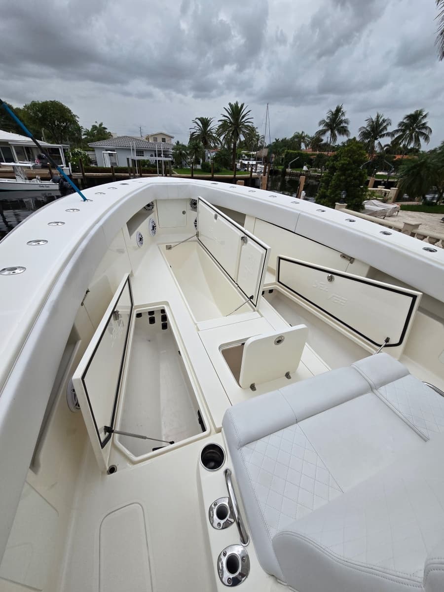 2019 SeaVee 39 - Photo 4