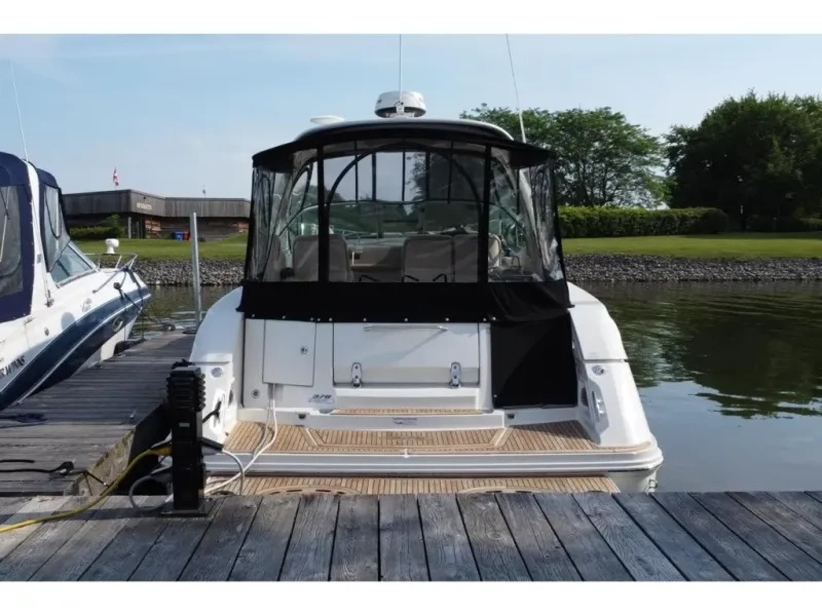 2012 Sea Ray 370 SUNDANCER - Photo 4