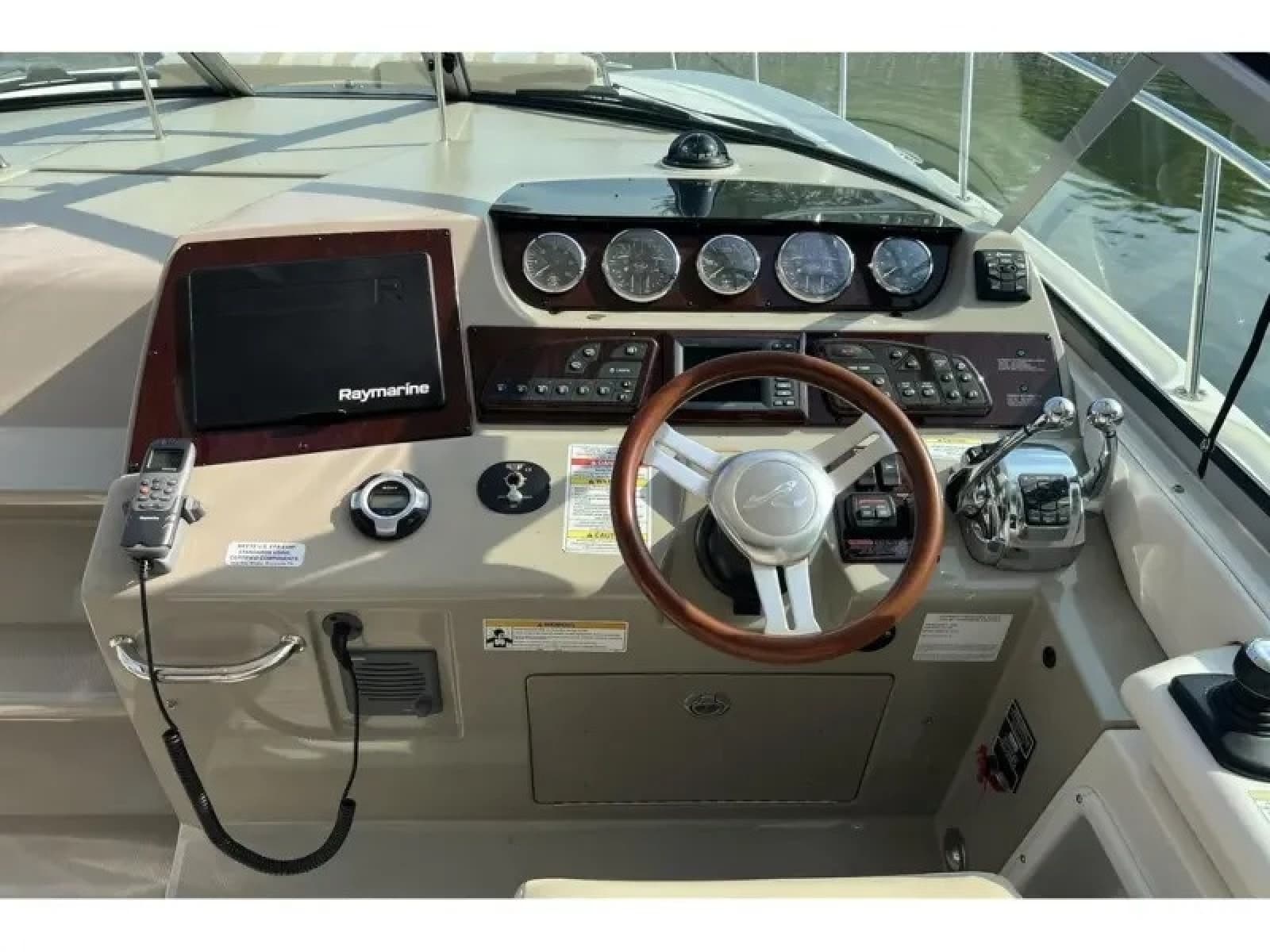 2012 Sea Ray 370 SUNDANCER - Photo 11