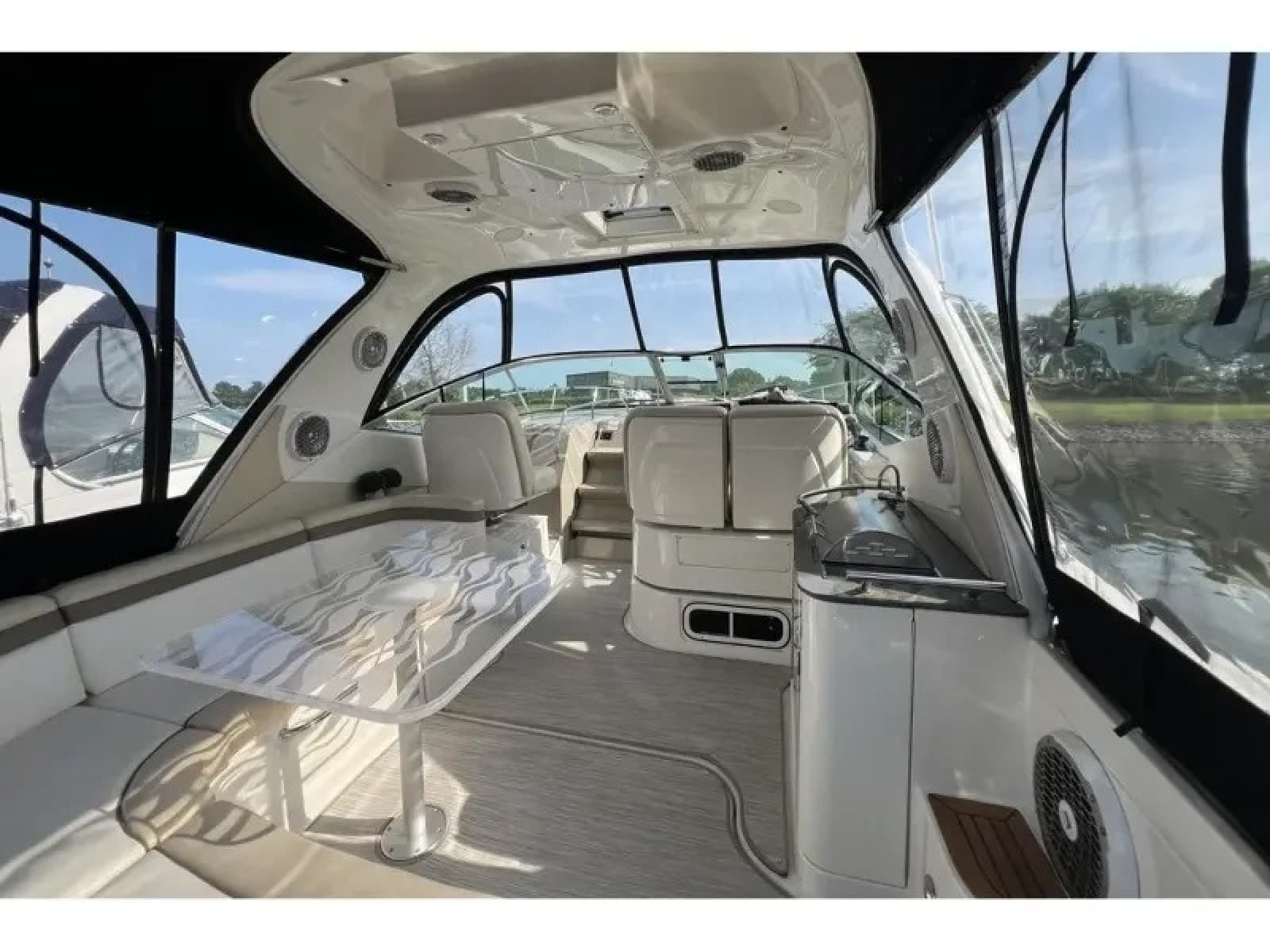 2012 Sea Ray 370 SUNDANCER - Photo 6