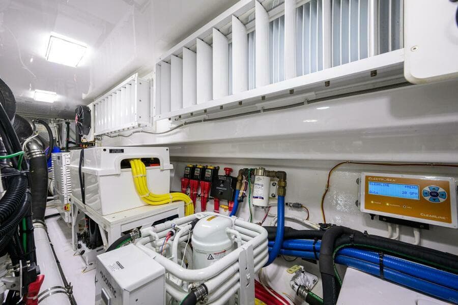 2023 Viking 64 Convertible - Photo 56