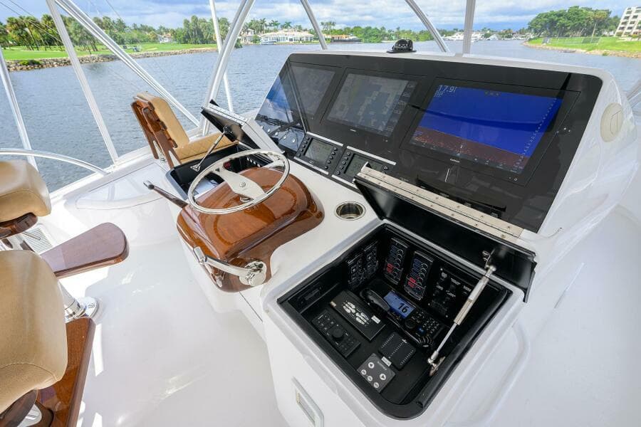2023 Viking 64 Convertible - Photo 36