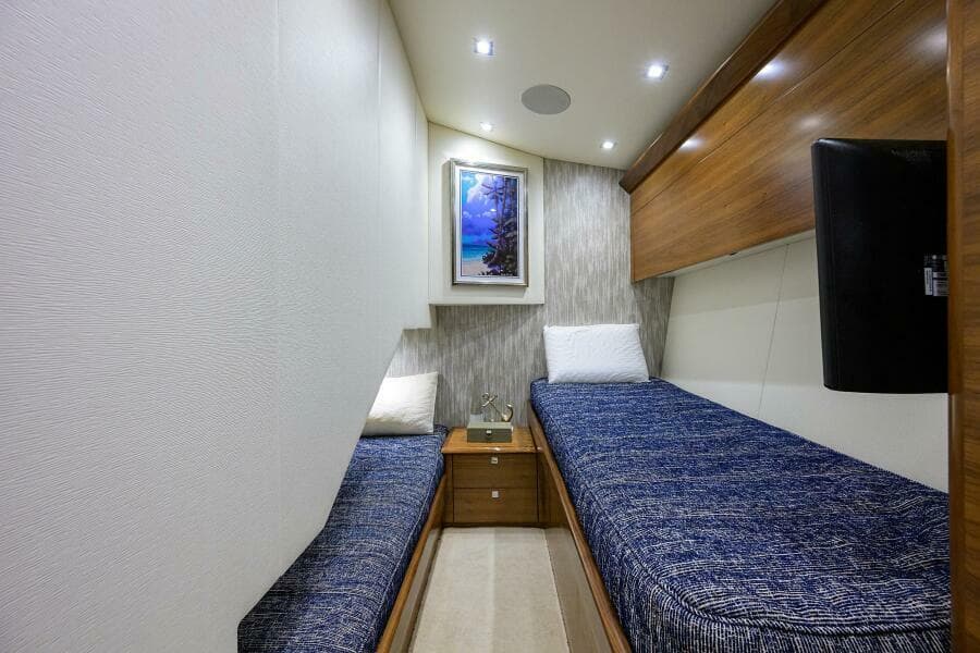 2023 Viking 64 Convertible - Photo 32