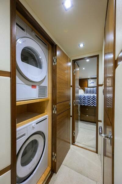 2023 Viking 64 Convertible - Photo 31
