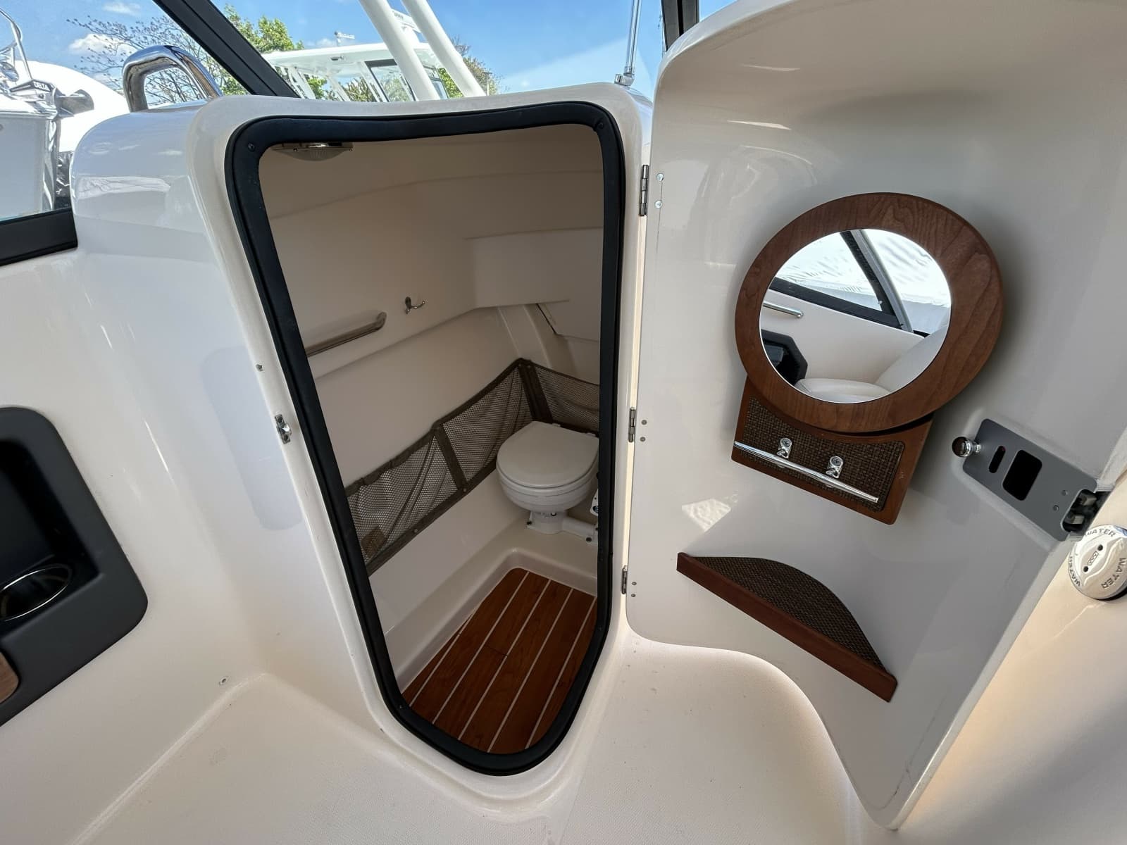 2016 Grady-White 255 Freedom - Photo 12