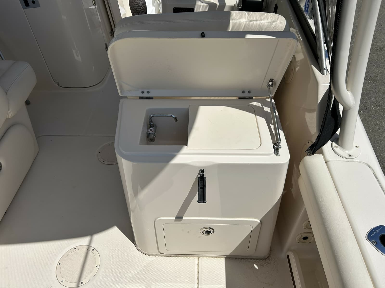 2016 Grady-White 255 Freedom - Photo 8