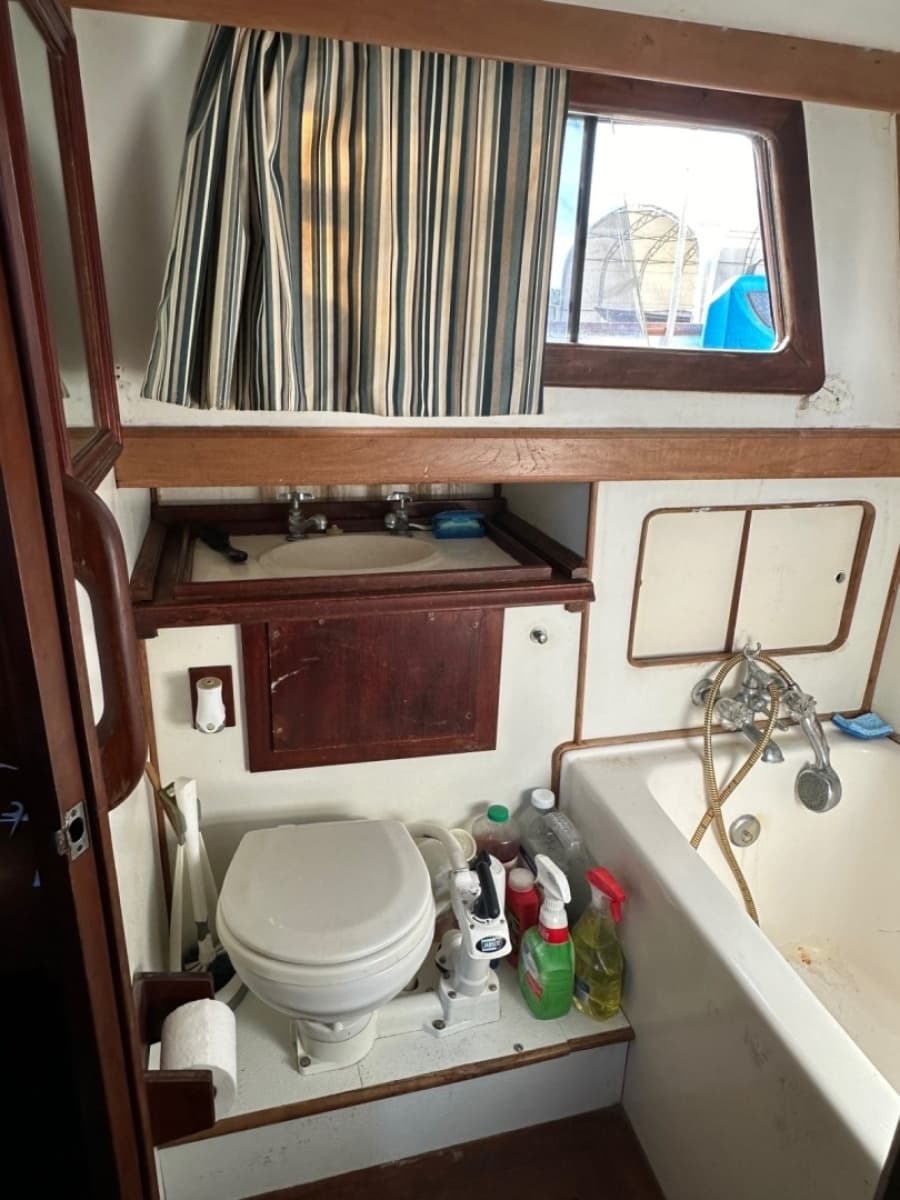 1981 Albin 36 Double Cabin - Photo 36