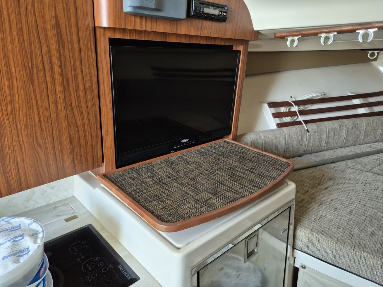 2018 Grady-White 330 Express - Photo 22