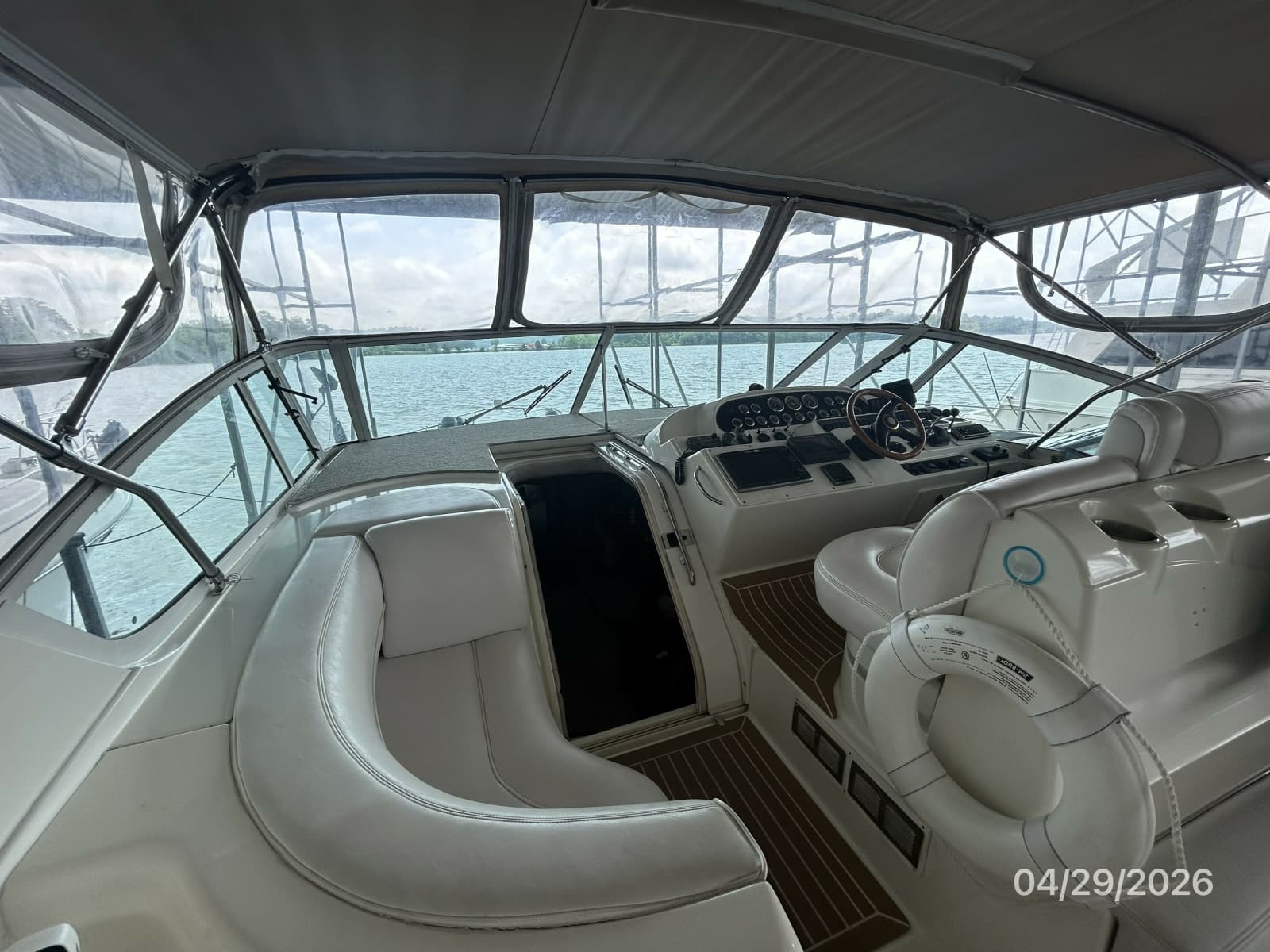 2000 Cruisers Yachts 4450 - Photo 18